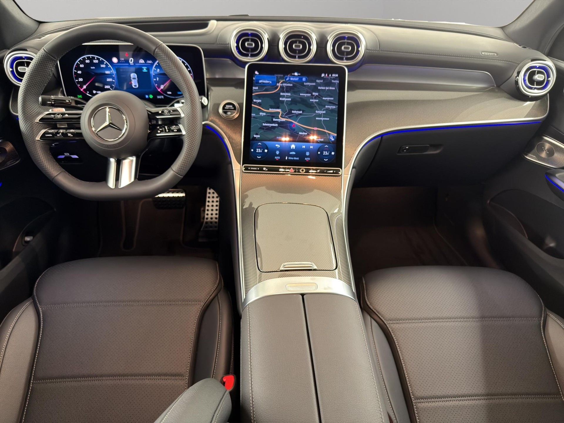 MERCEDES-BENZ GLC 300 AMG Line 4matic Coupé-image-10