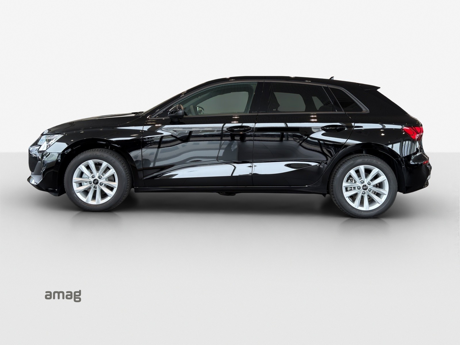 AUDI A3 Sportback TFSI 110 kW Attraction S tronic-image-1