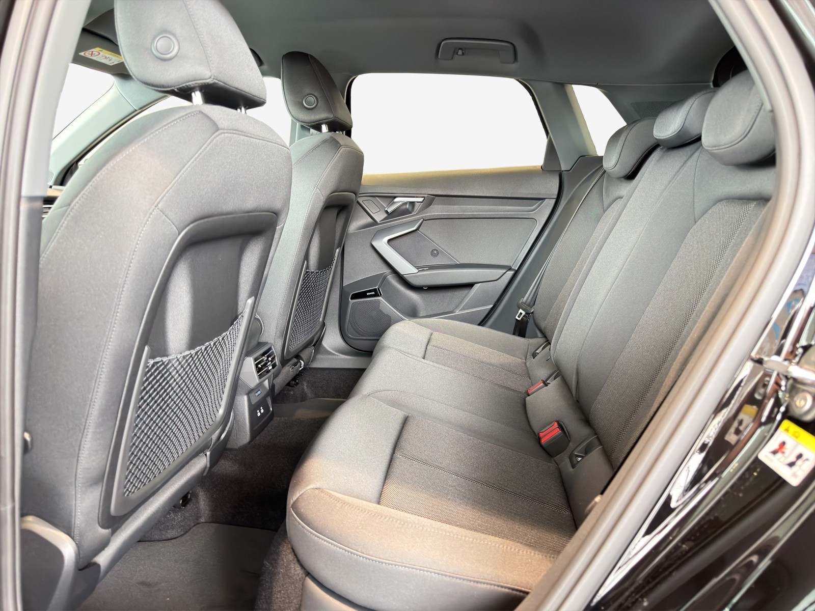 AUDI A3 Sportback TFSI 110 kW Attraction S tronic-image-11