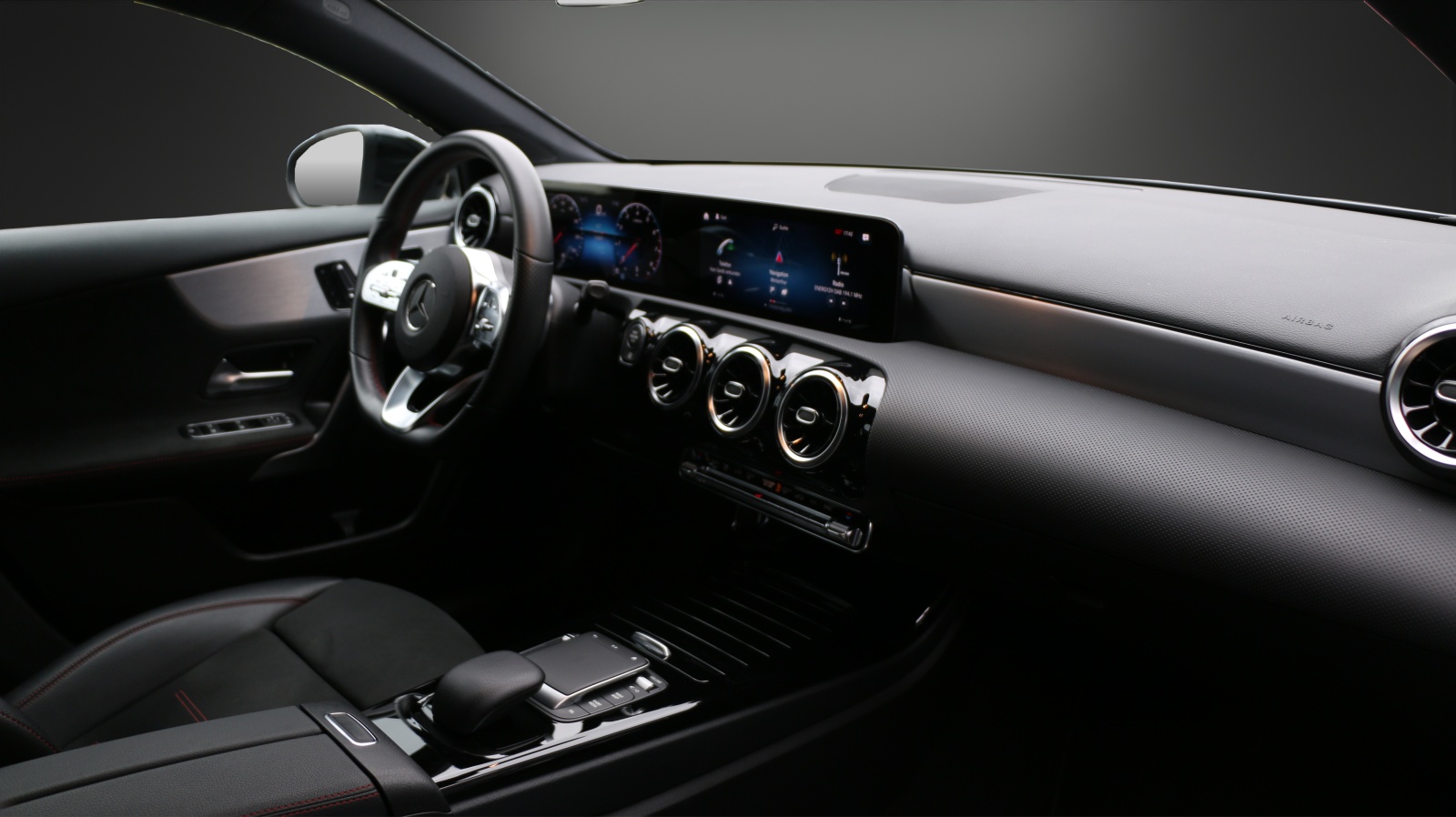 MERCEDES-BENZ A 200 AMG Line-image-6