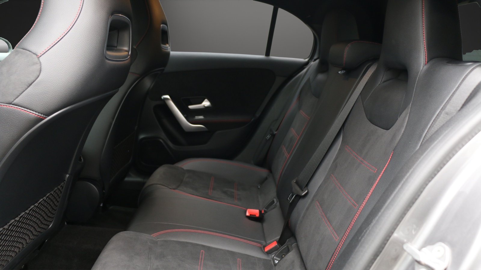 MERCEDES-BENZ A 200 AMG Line-image-9