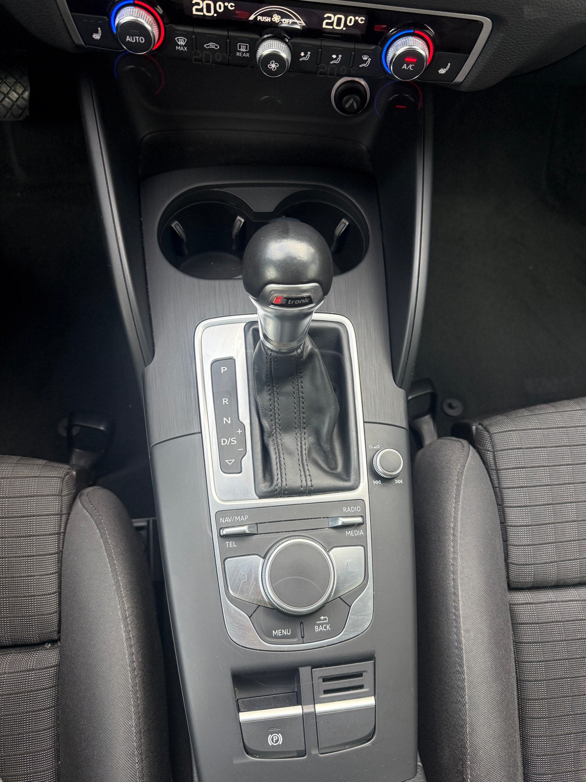 AUDI A3 Sportback 2.0 TDI S-tronic quattro *Zahnriemen ersetzt * frisch ab MFK*-image-19