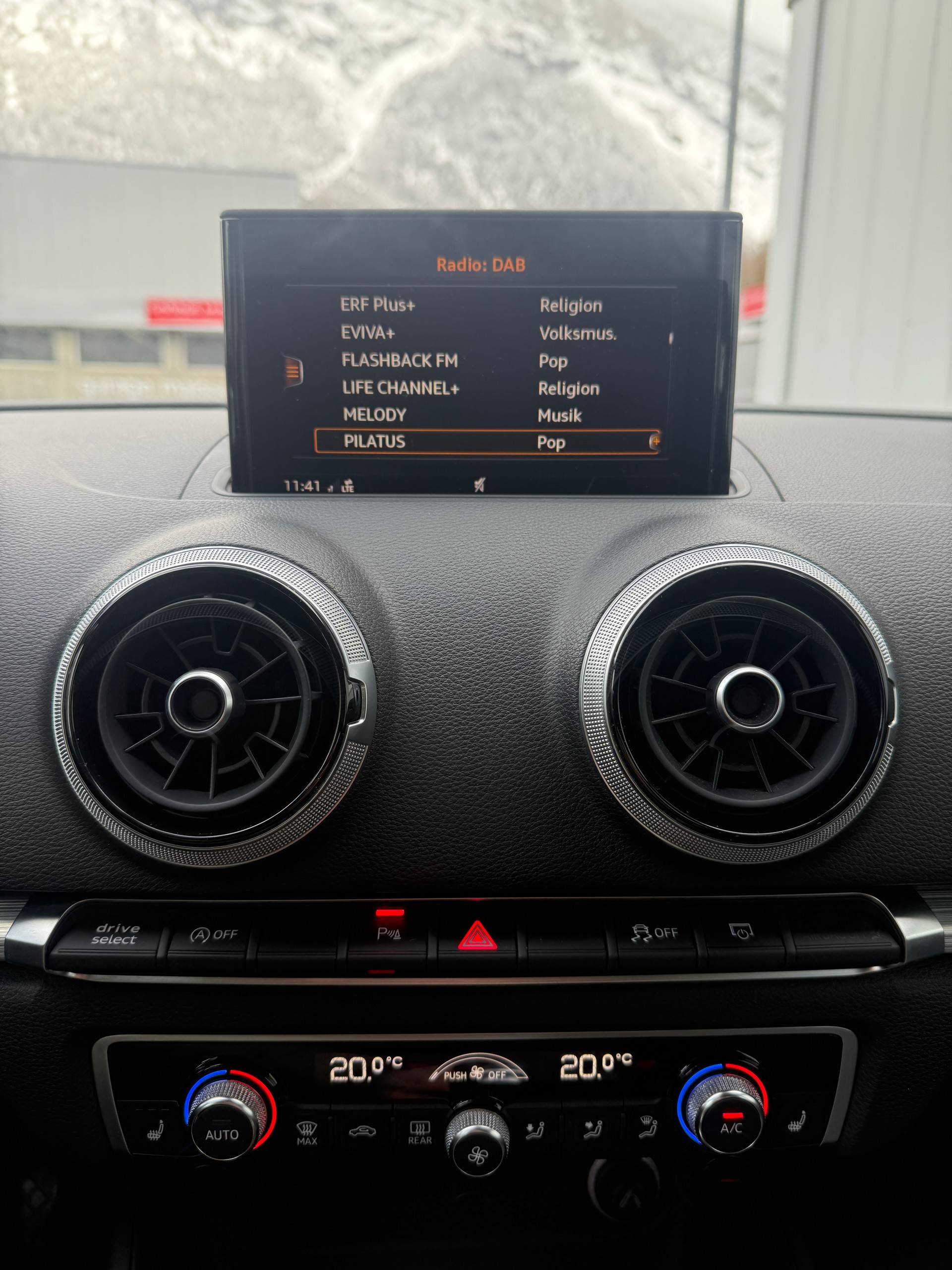 AUDI A3 Sportback 2.0 TDI S-tronic quattro *Zahnriemen ersetzt * frisch ab MFK*-image-23