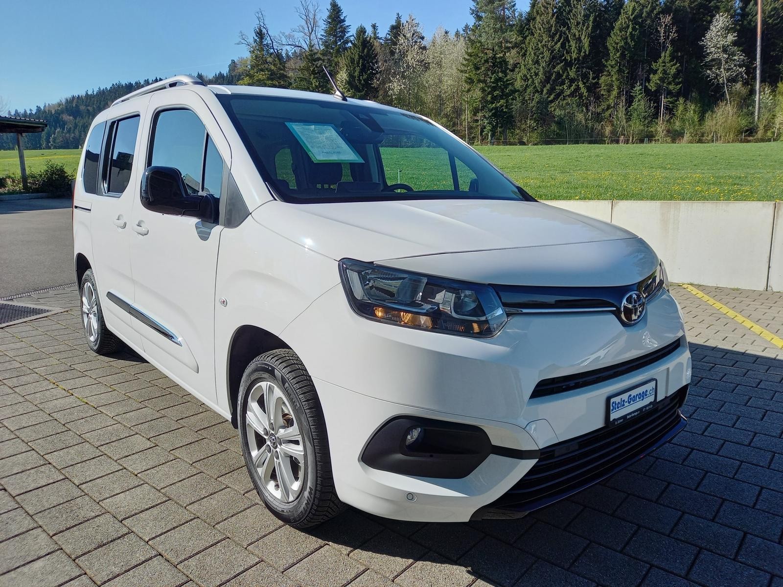 TOYOTA Proace City Verso 1.2 Trend Medium Automatik-image-3