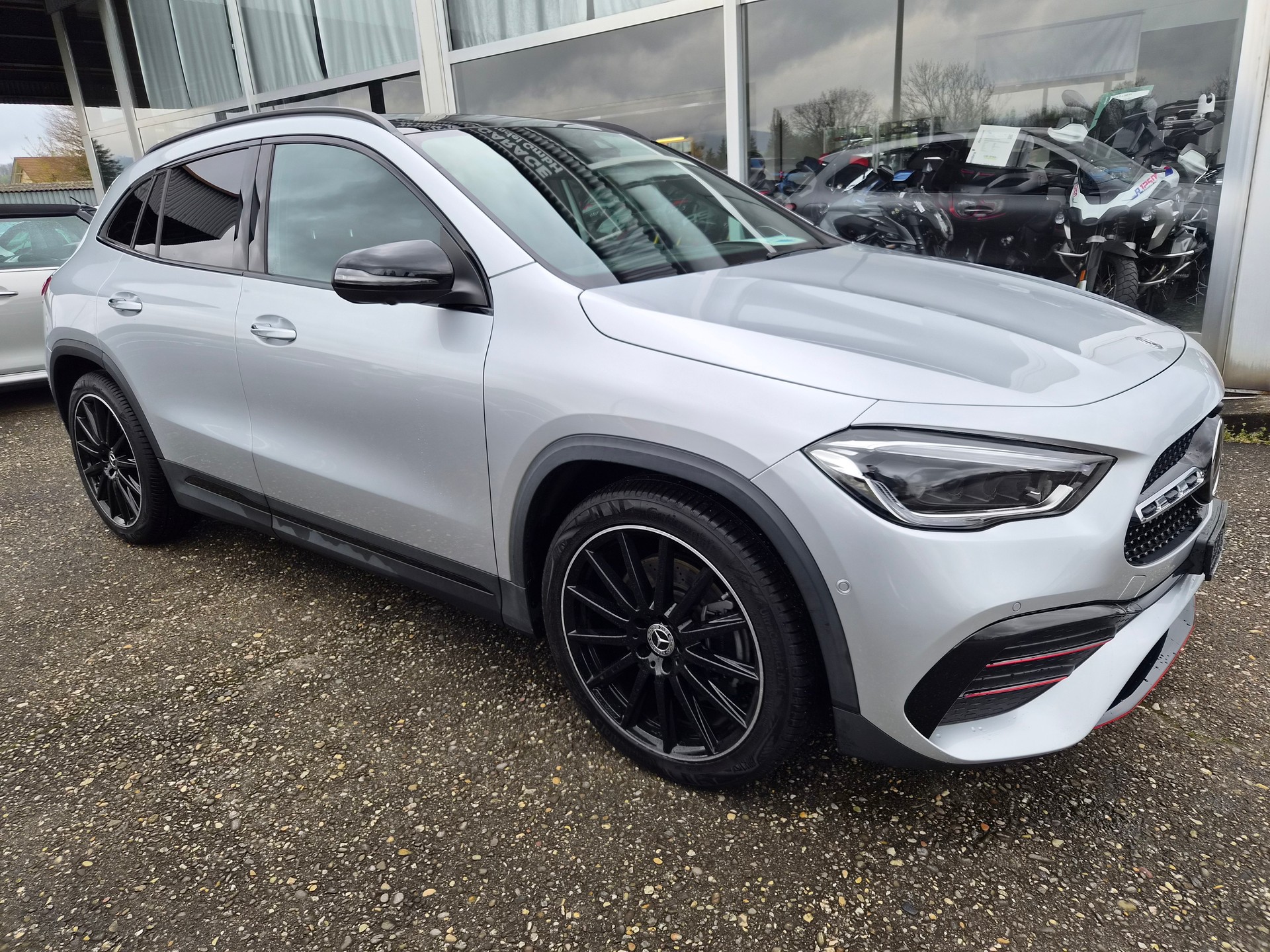 MERCEDES-BENZ GLA 250 4Matic AMG Line 8G-DCT