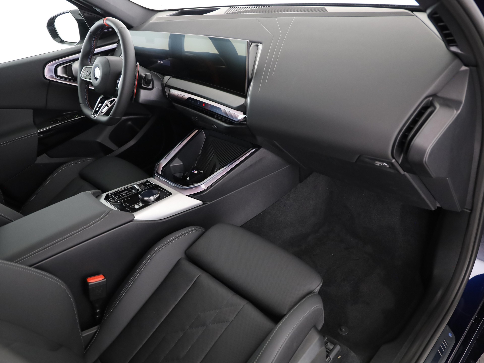 BMW X3 M50i-image-16