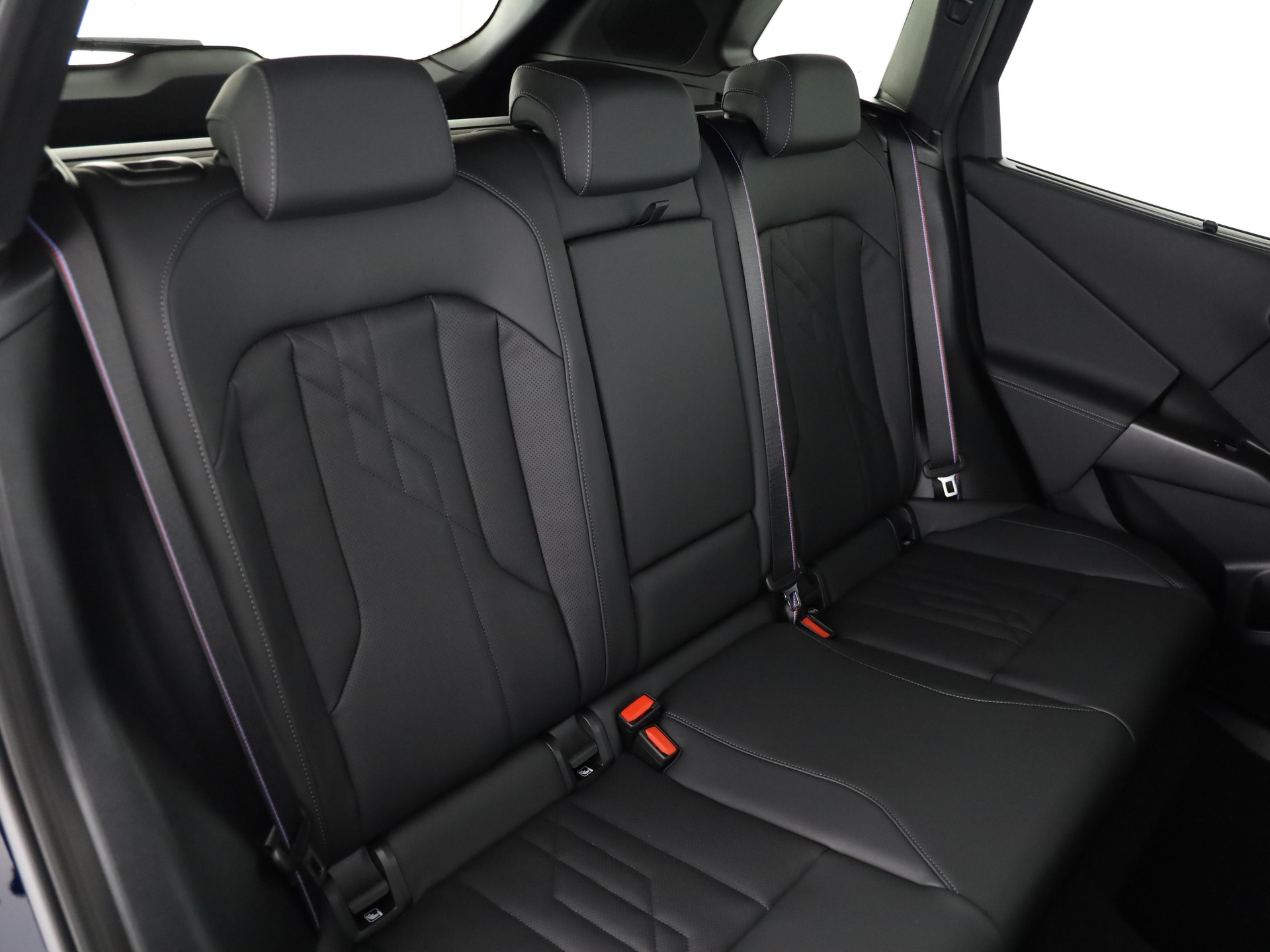 BMW X3 M50i-image-14