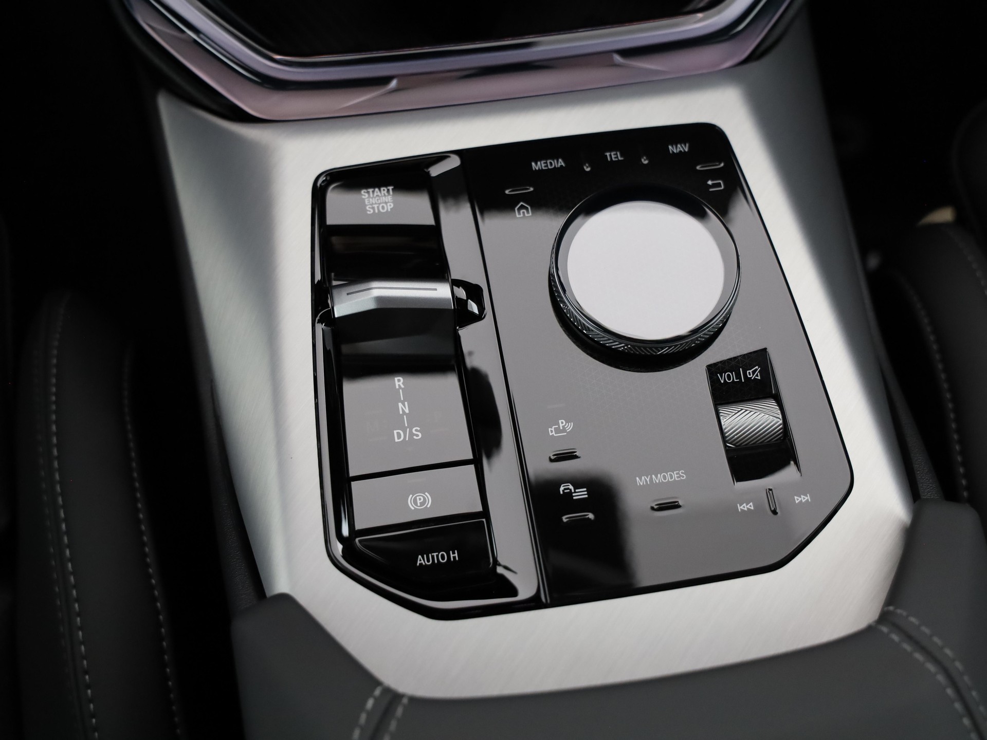 BMW X3 M50i-image-17