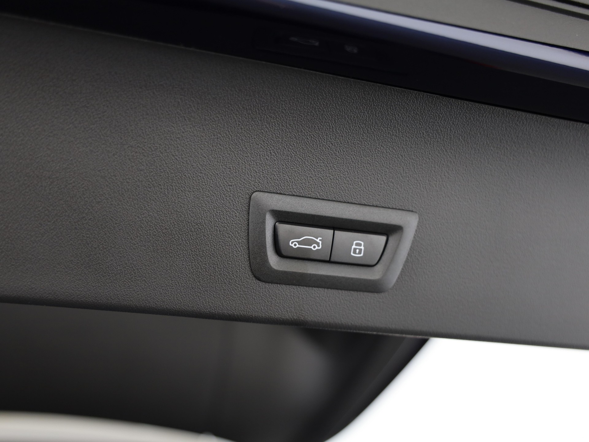 BMW X3 M50i-image-8