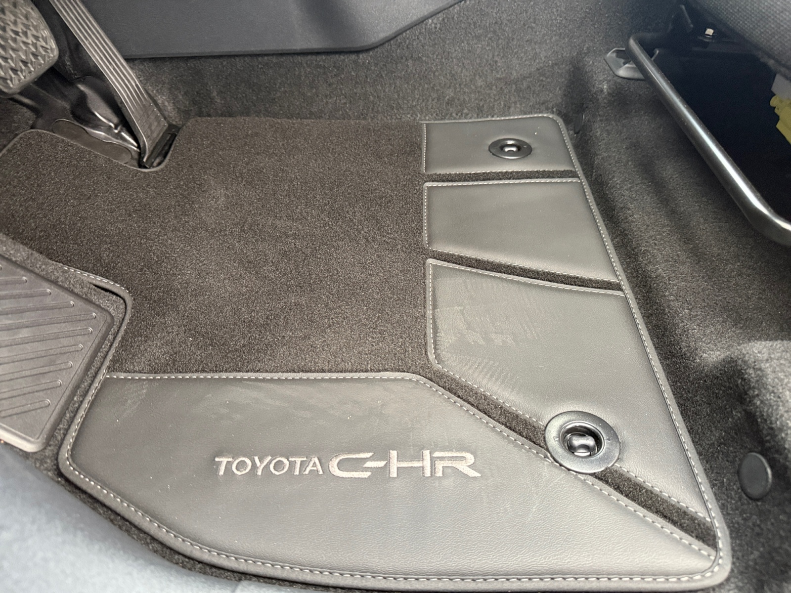 TOYOTA C-HR+ 77 kWh Style FWD-image-21