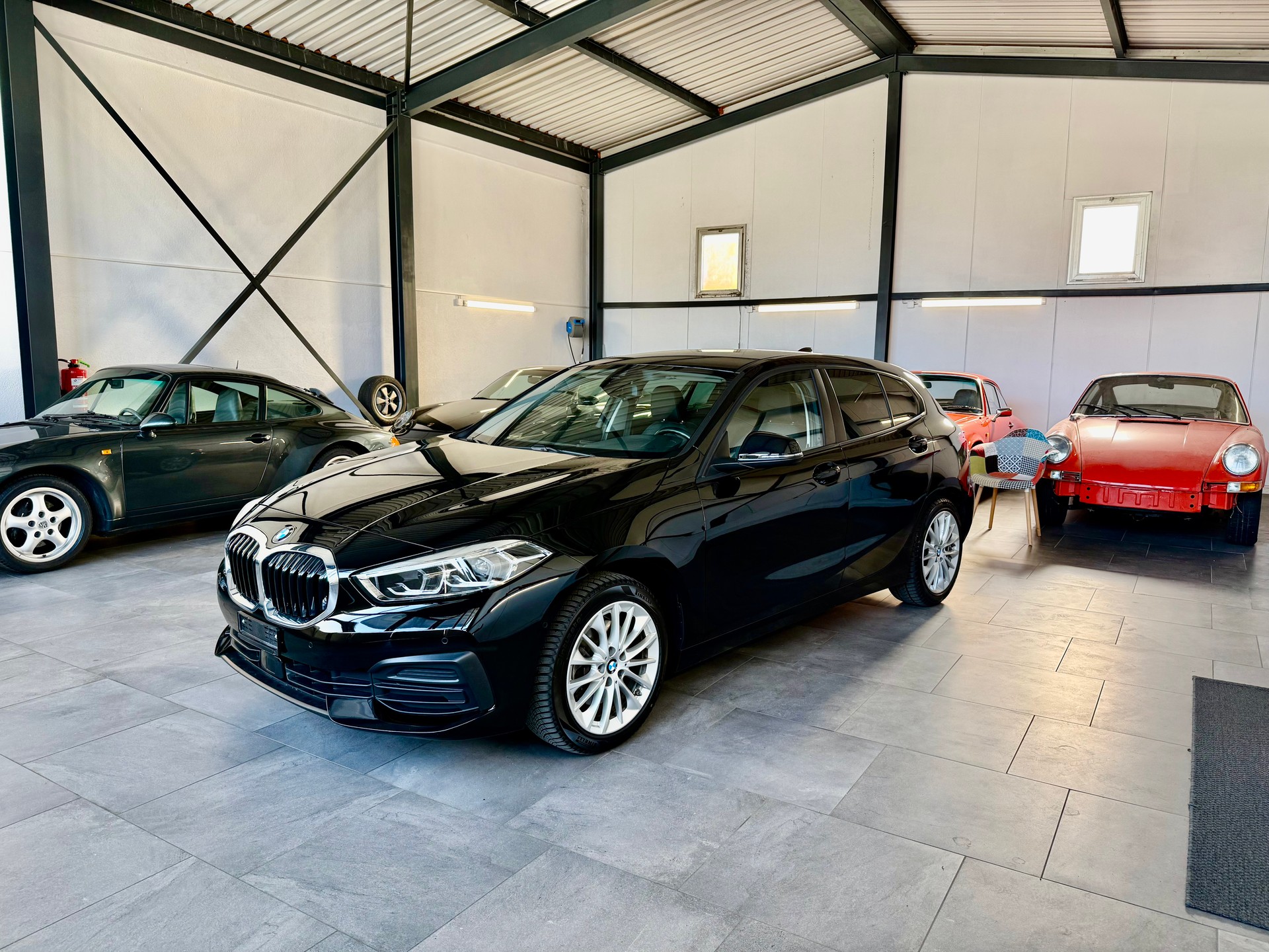 BMW 118i Sport Steptronic-image-2
