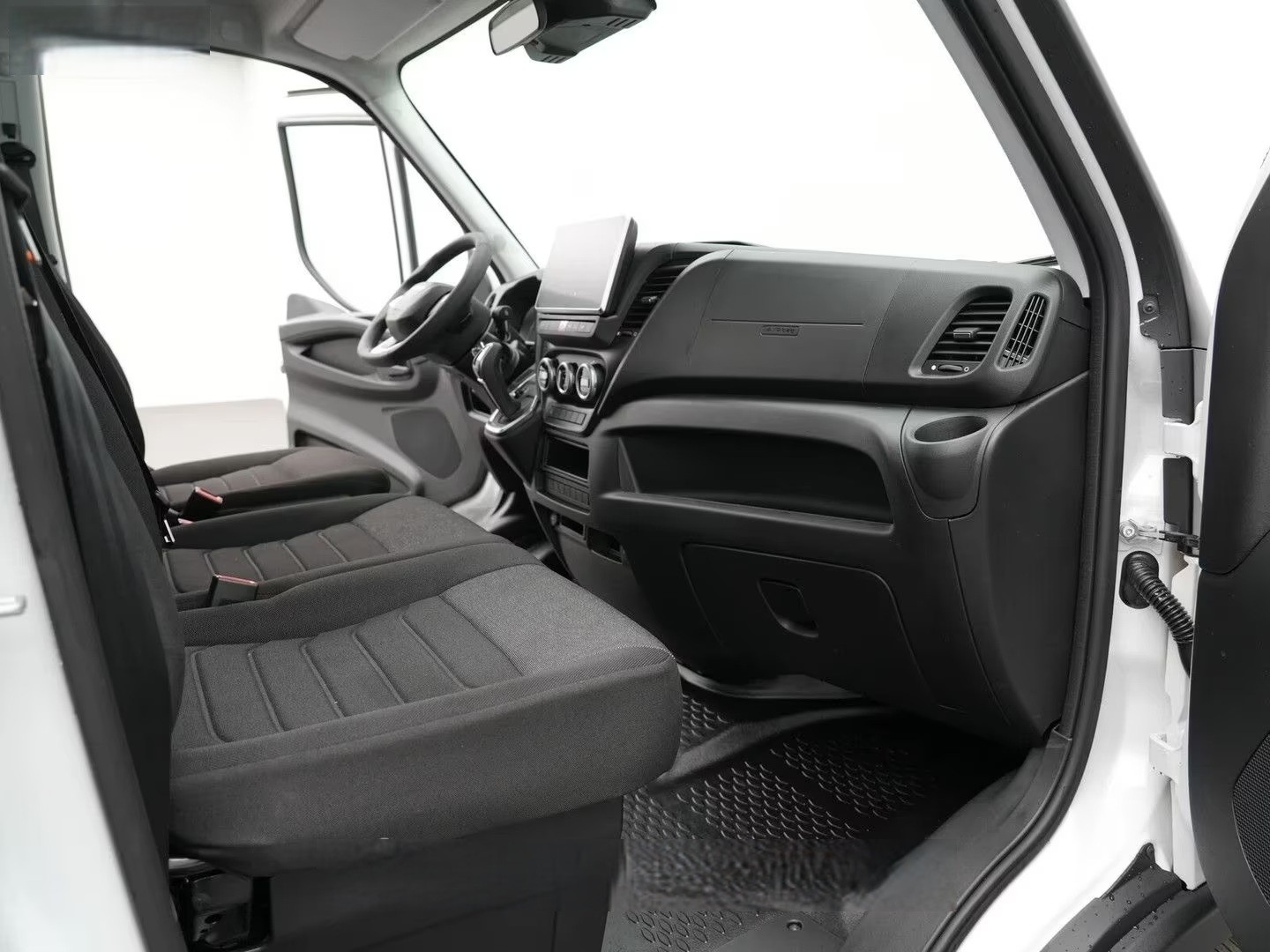 IVECO 35 C 21H A8 D mit Rückfahrkamera-image-9