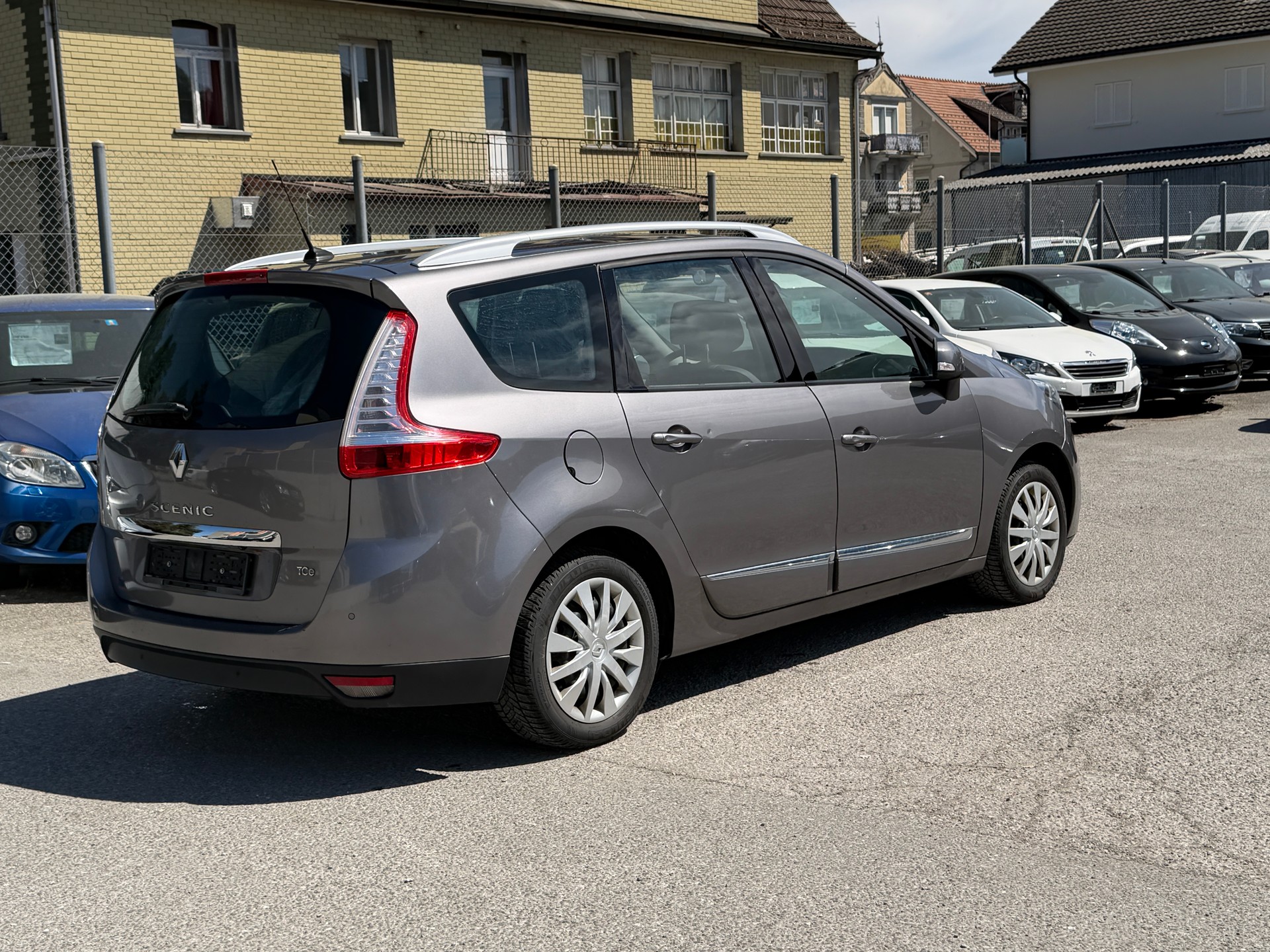 RENAULT Grand Scénic 1.4 16V Turbo Bose-image-14