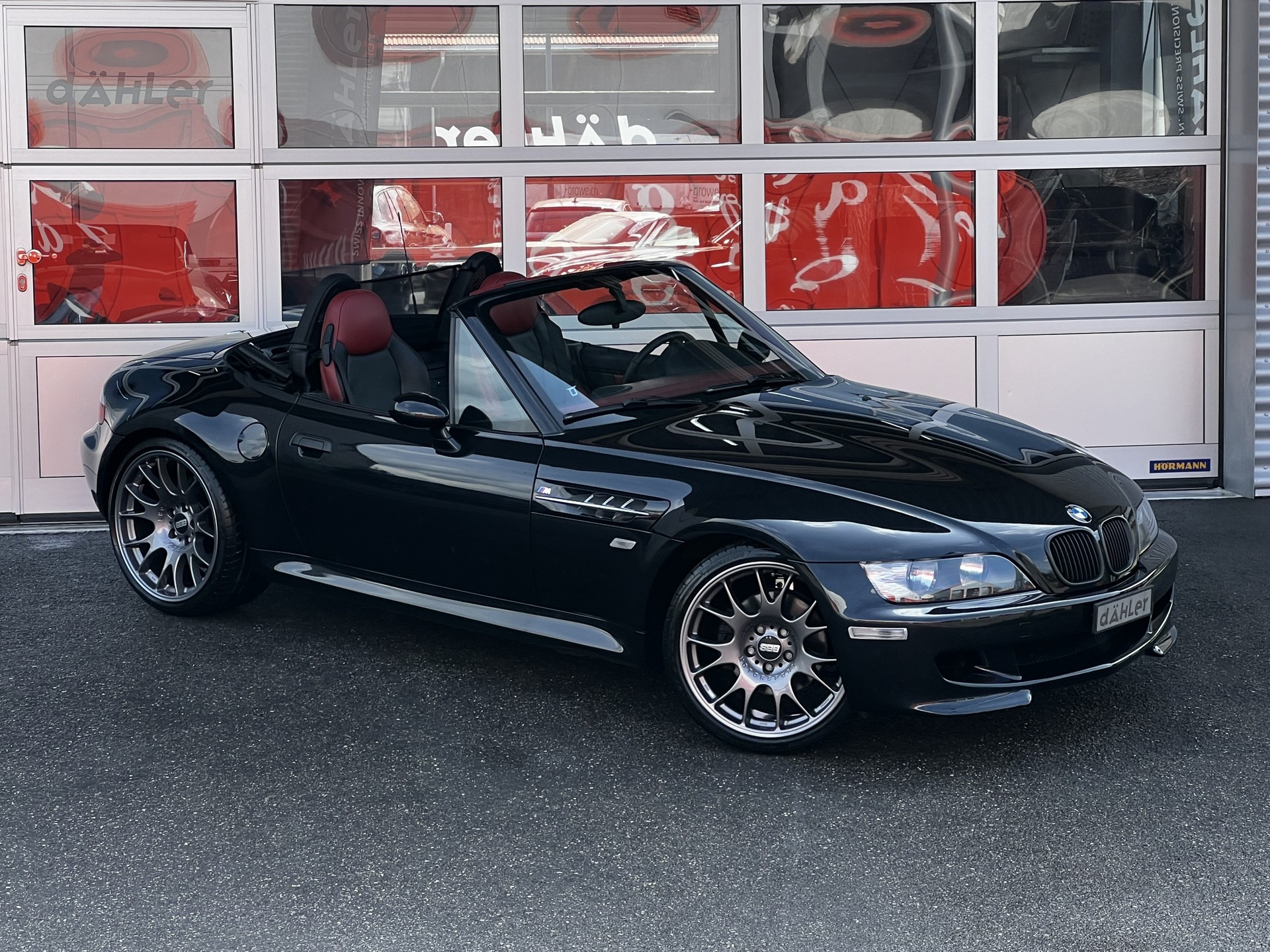 BMW M Roadster-showroom-element-1