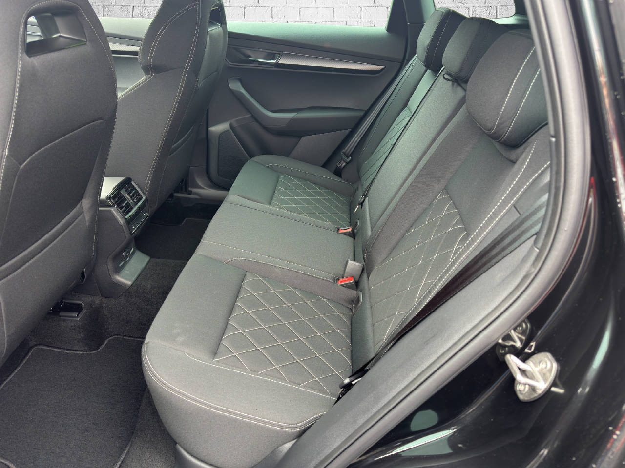 SKODA Karoq 2.0 TSI SportLine 4x4 DSG-image-8