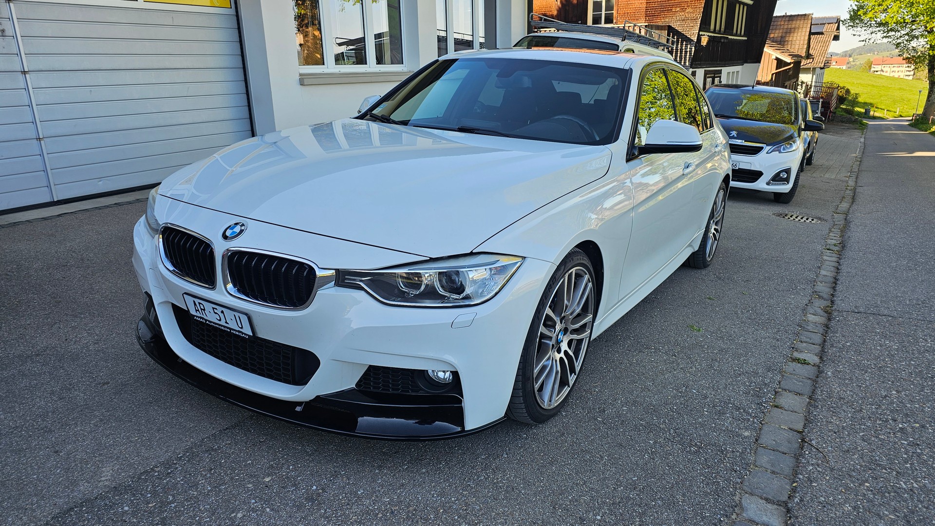 BMW 320i Sport Line Steptronic-image-1
