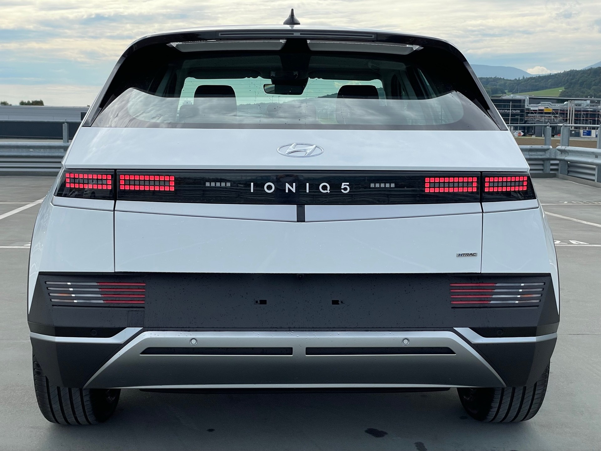 HYUNDAI Ioniq 5 77kWh Origo 4WD-image-4