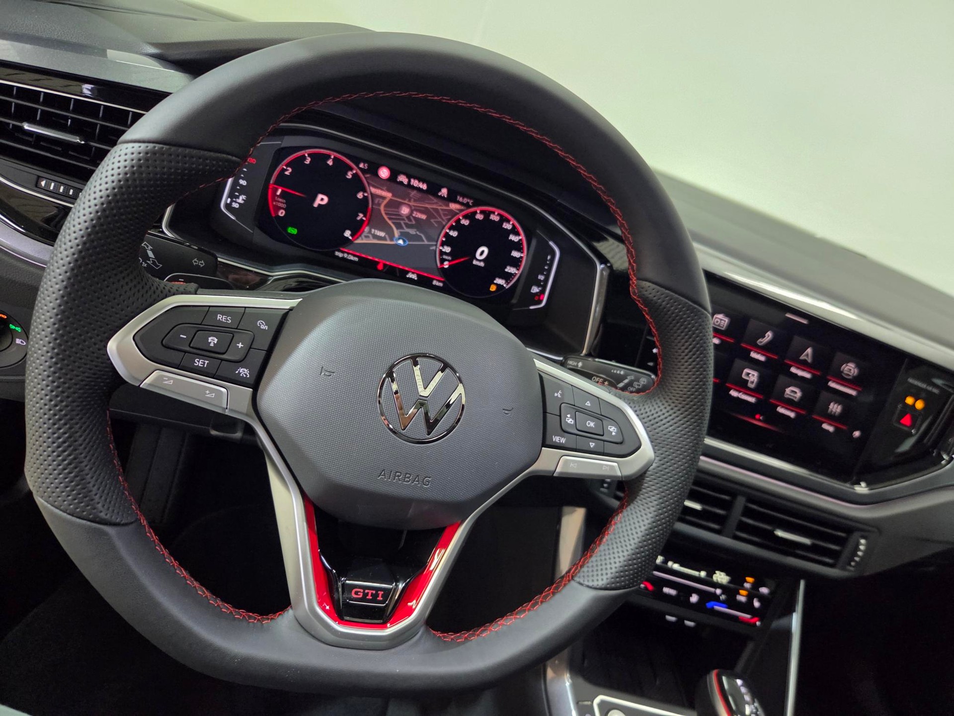 VW Polo 2.0 TSI GTI DSG-image-5