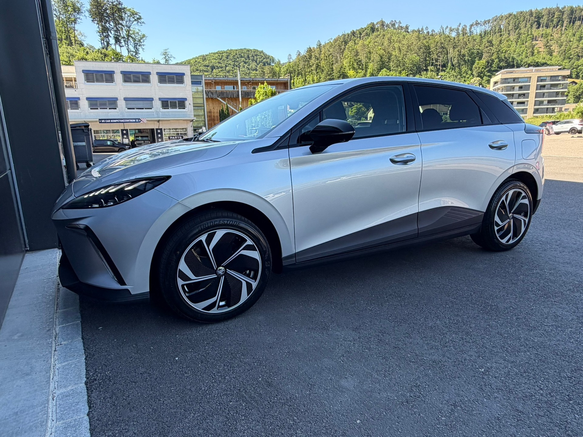 MG 4 EV 64kWh Premium-image-6