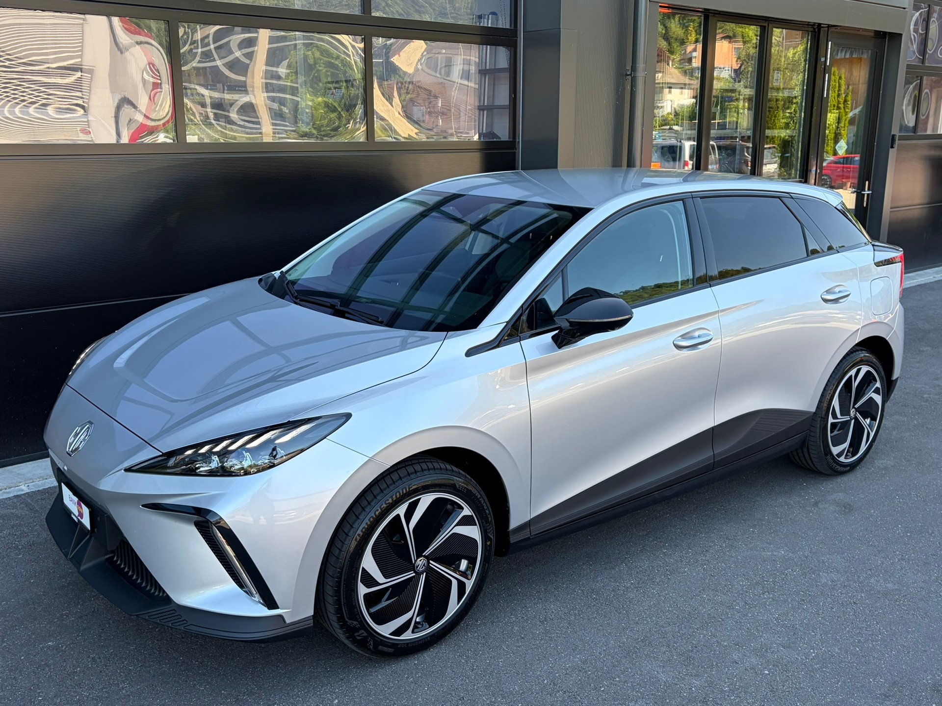 MG 4 EV 64kWh Premium-image-5