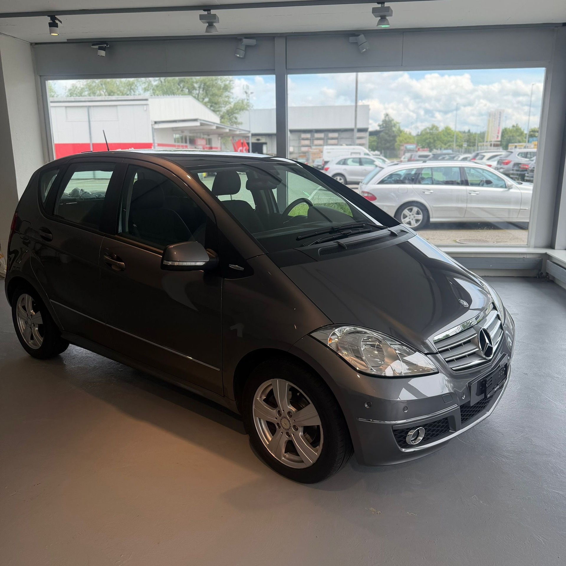 MERCEDES-BENZ A 180 Avantgarde Selection Autotronic-image-1