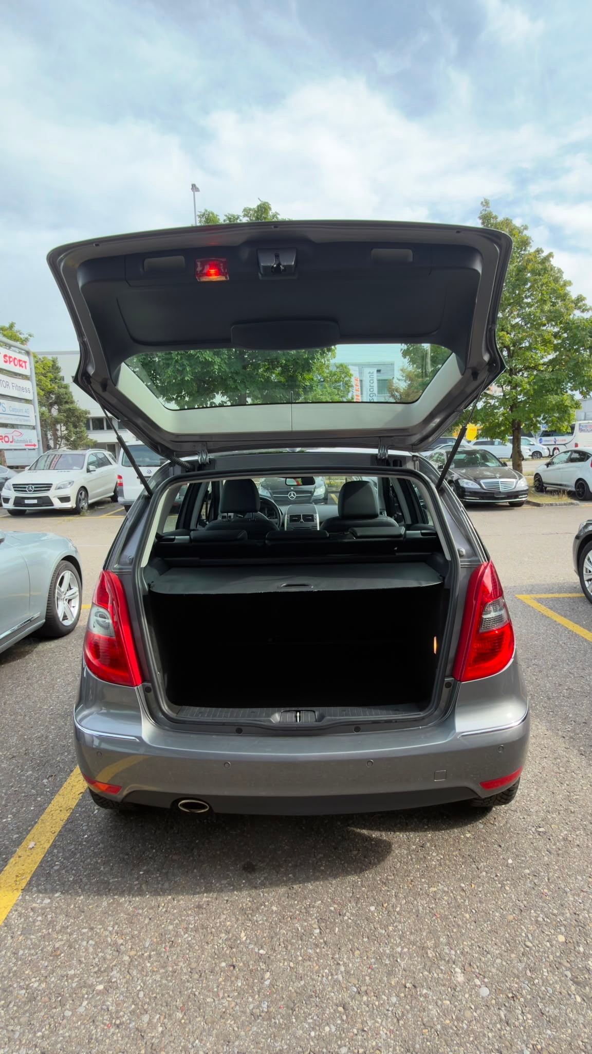 MERCEDES-BENZ A 180 Avantgarde Selection Autotronic-image-5