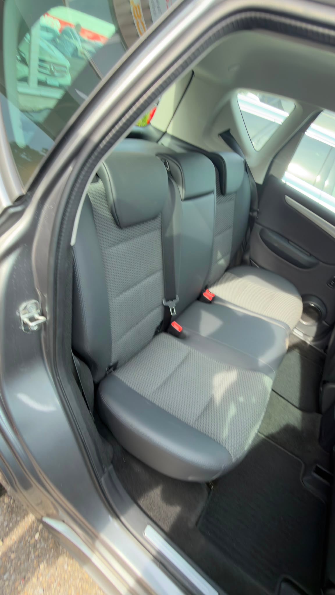 MERCEDES-BENZ A 180 Avantgarde Selection Autotronic-image-7