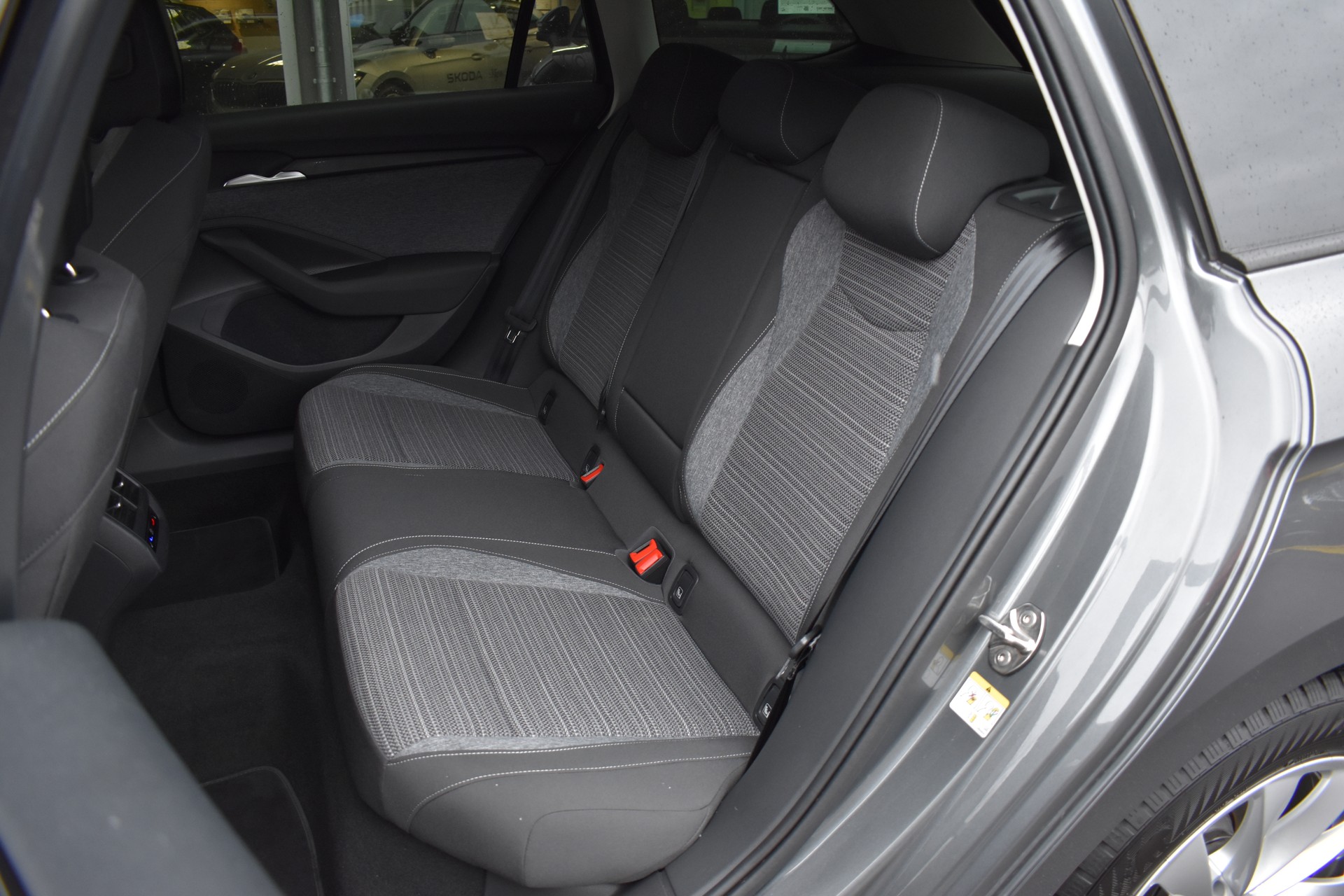 SKODA Superb Combi 2.0 TDi Selection 4x4 DSG-image-8