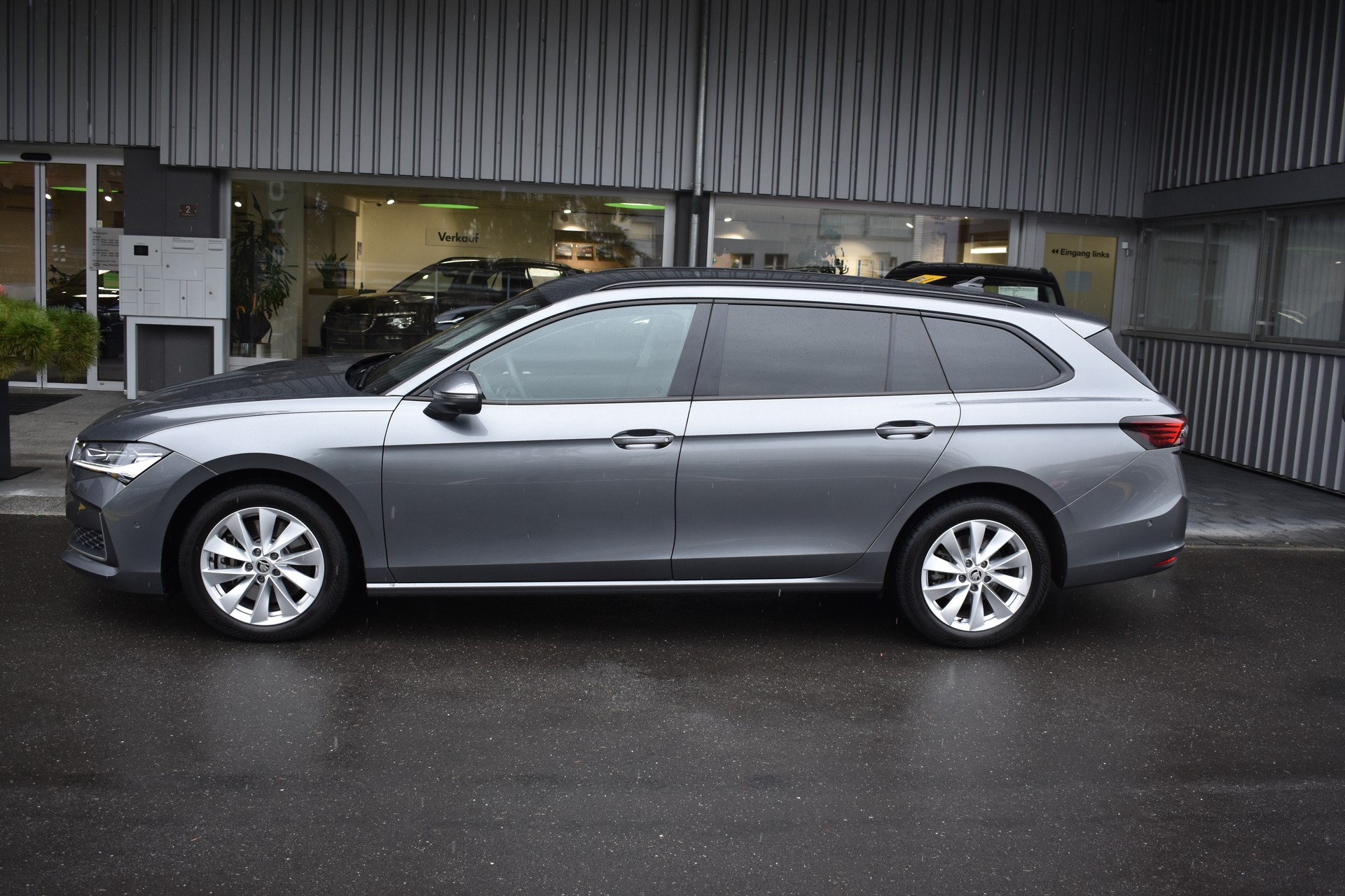 SKODA Superb Combi 2.0 TDi Selection 4x4 DSG-showroom-element-2