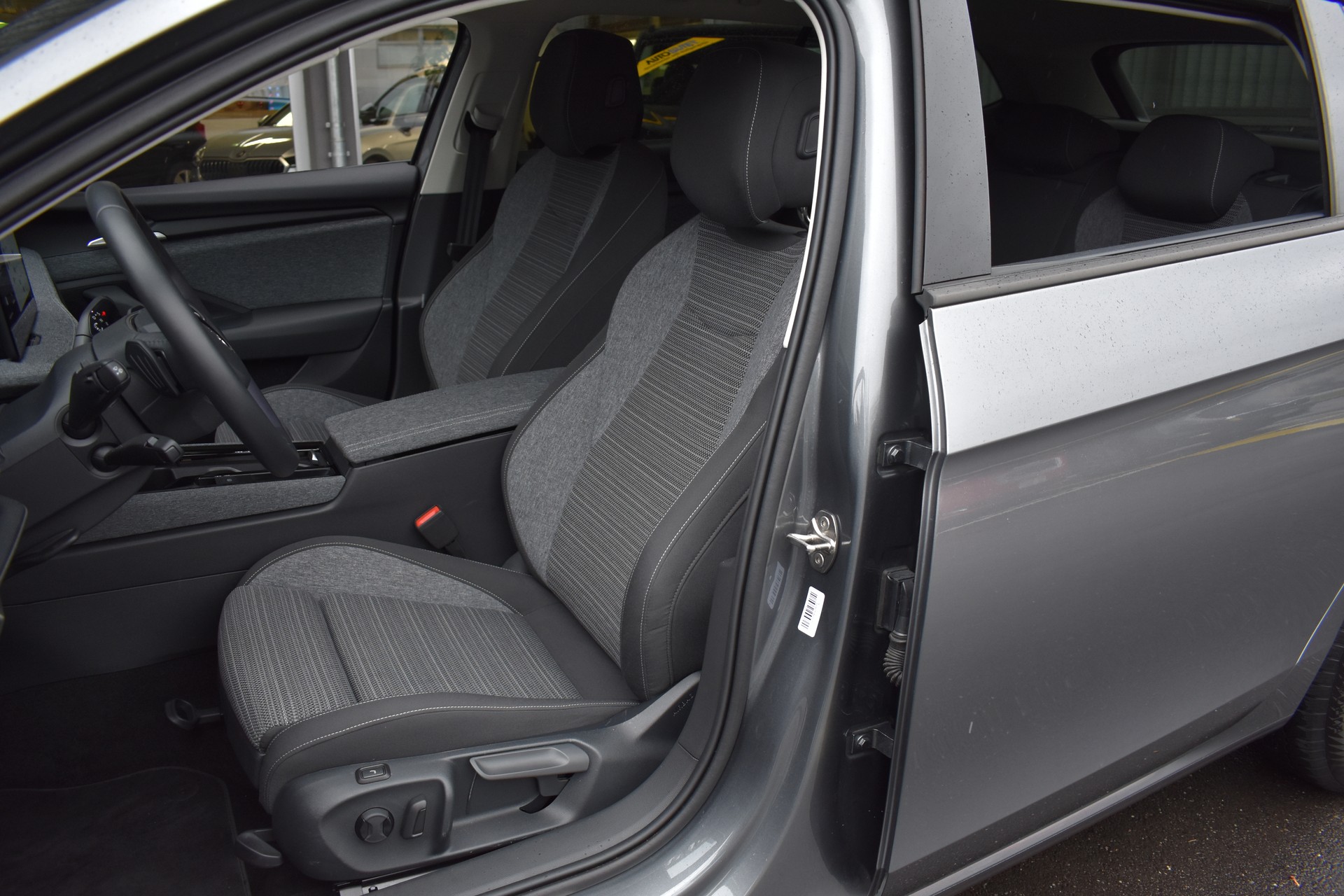 SKODA Superb Combi 2.0 TDi Selection 4x4 DSG-image-7