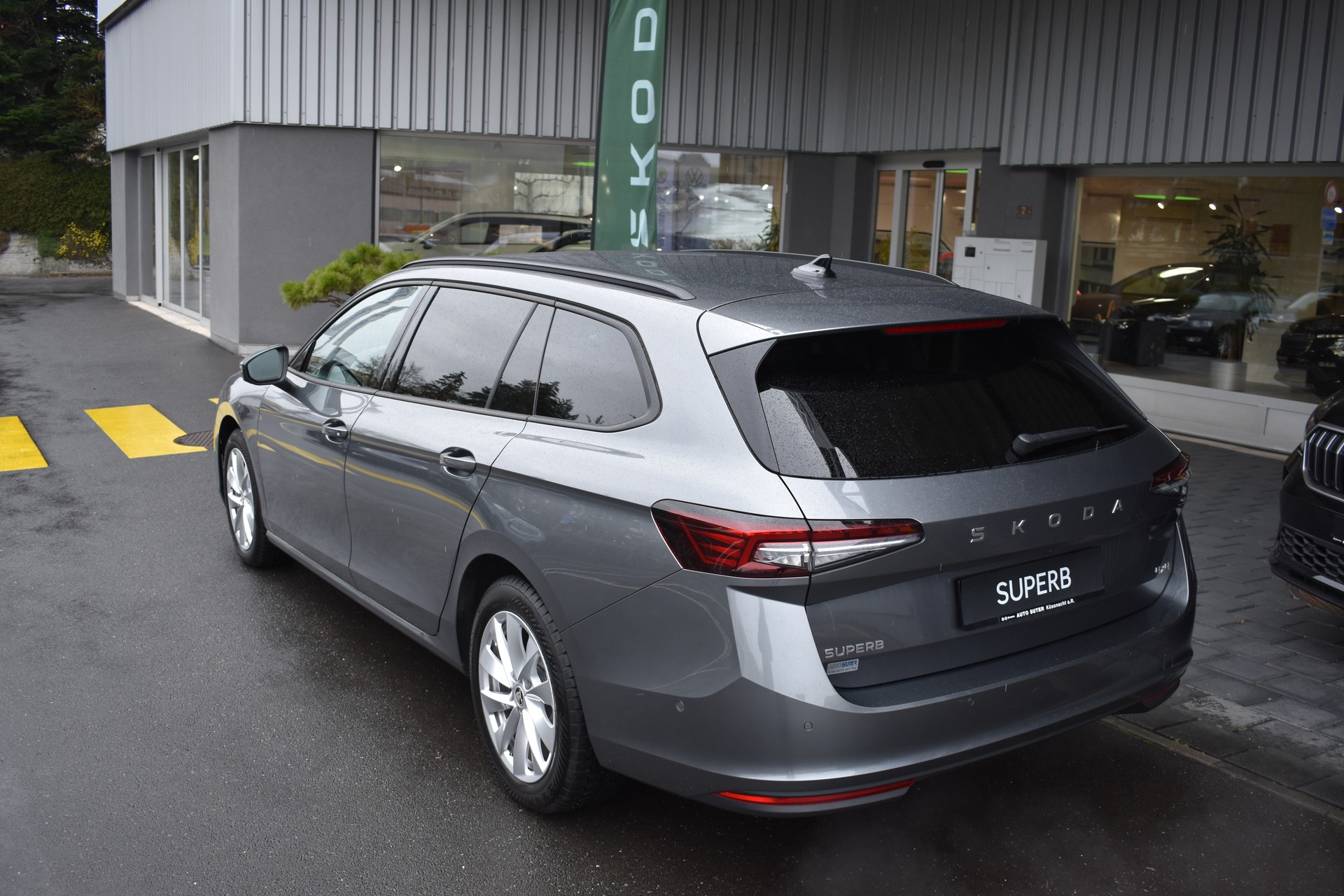 SKODA Superb Combi 2.0 TDi Selection 4x4 DSG-showroom-element-3