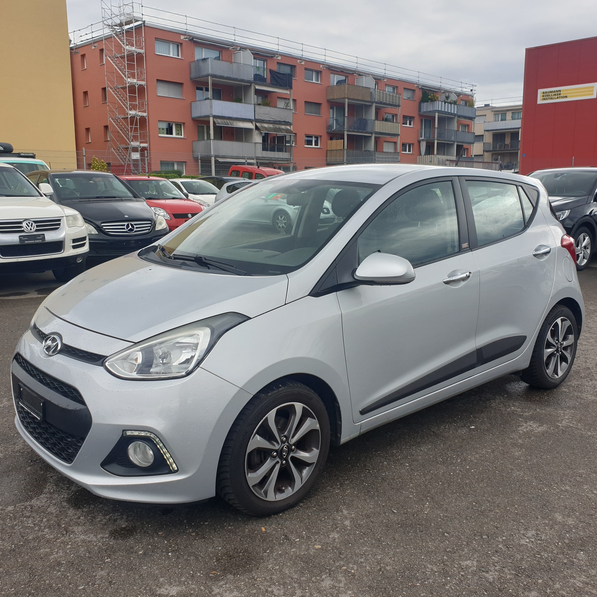 HYUNDAI i10 1.2 Amplia-image-1