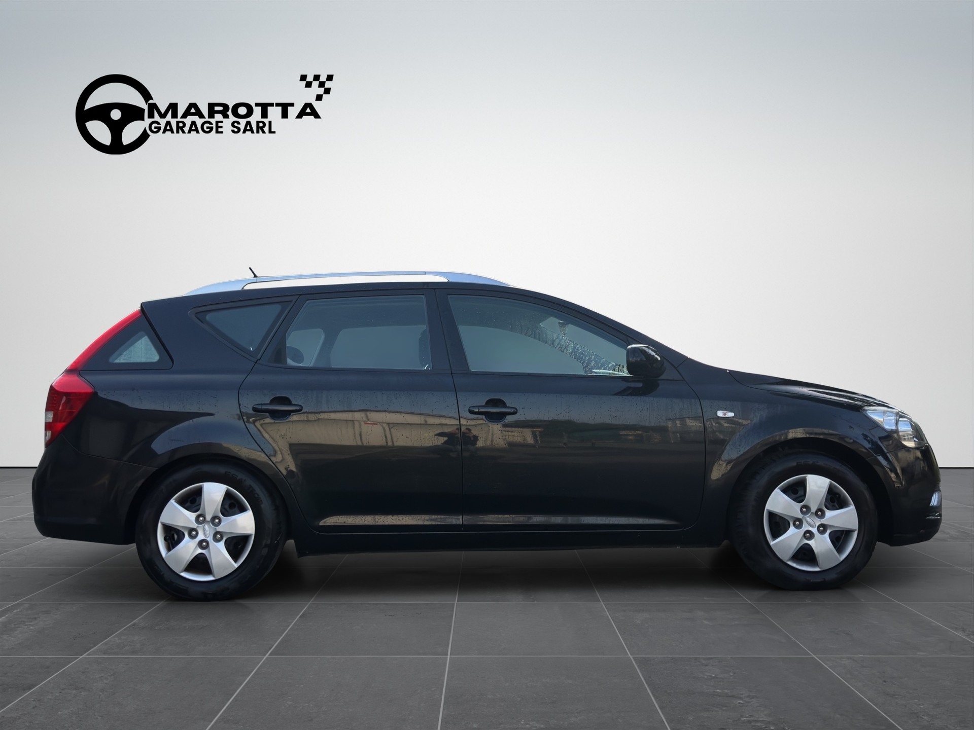 KIA Cee'd Sporty Wagon 1.4 16V Basic-image-6