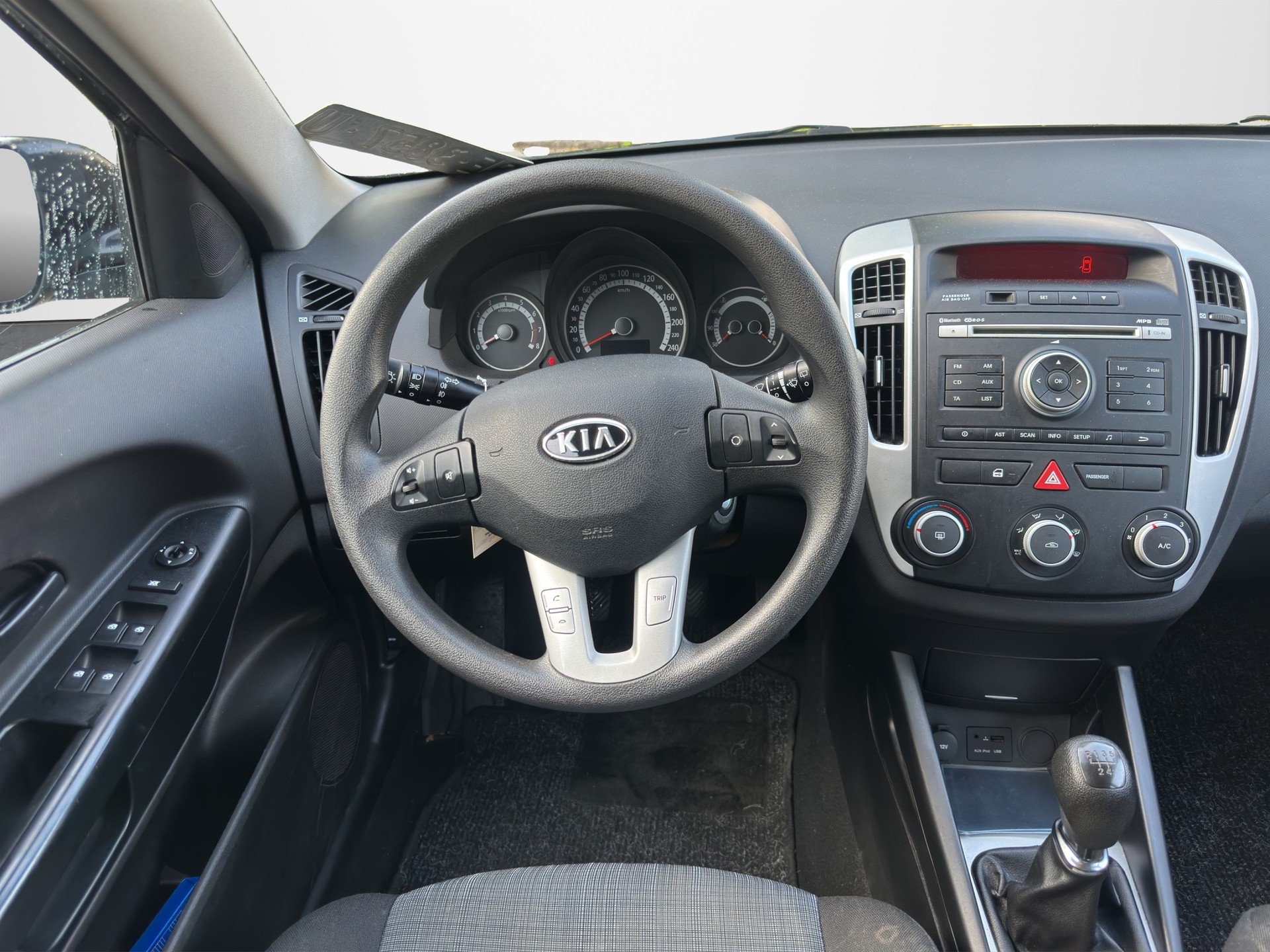 KIA Cee'd Sporty Wagon 1.4 16V Basic-image-9
