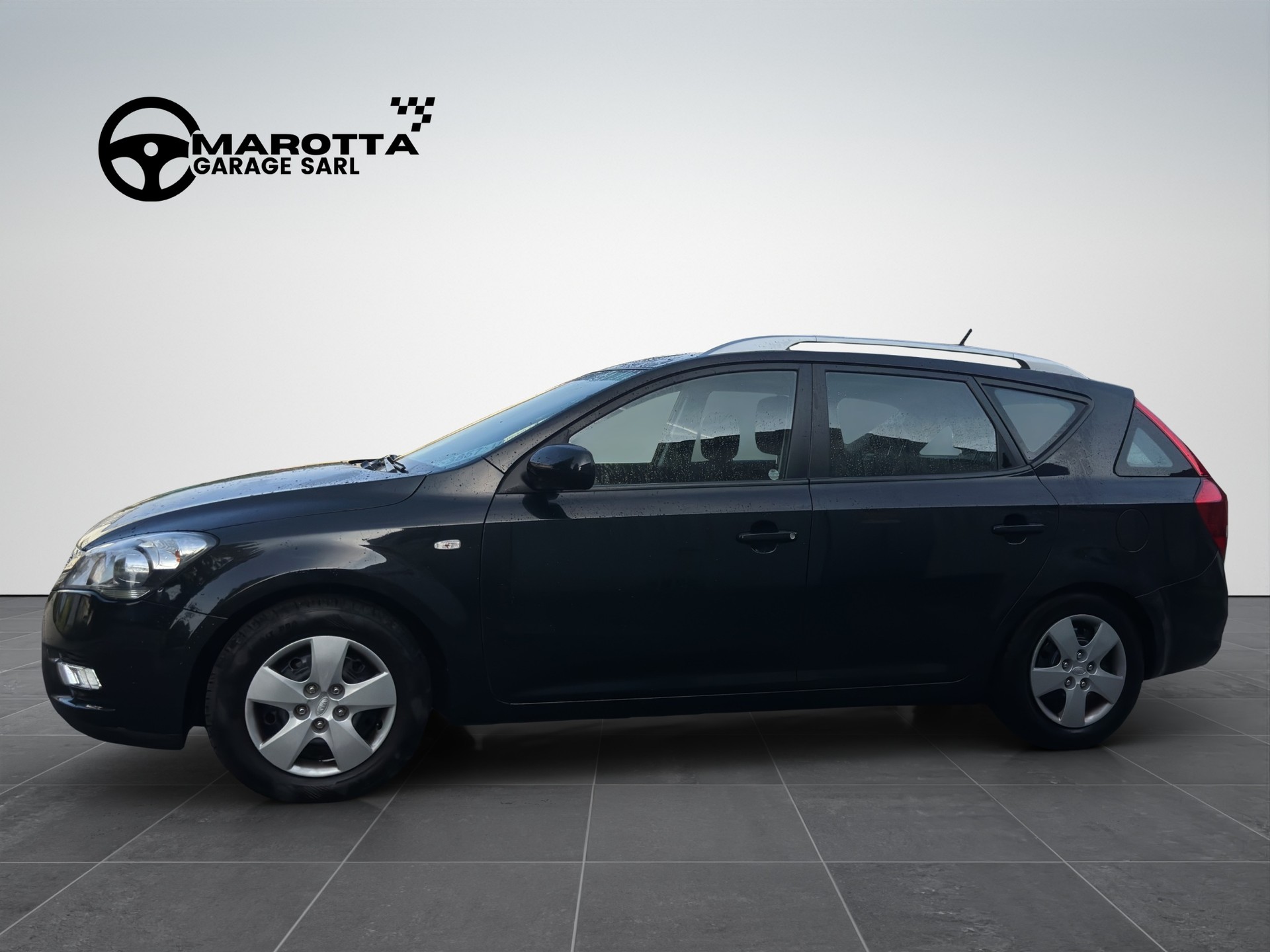 KIA Cee'd Sporty Wagon 1.4 16V Basic-image-2