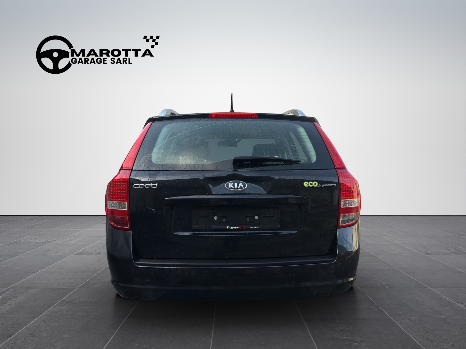 KIA Cee'd Sporty Wagon 1.4 16V Basic-image-4