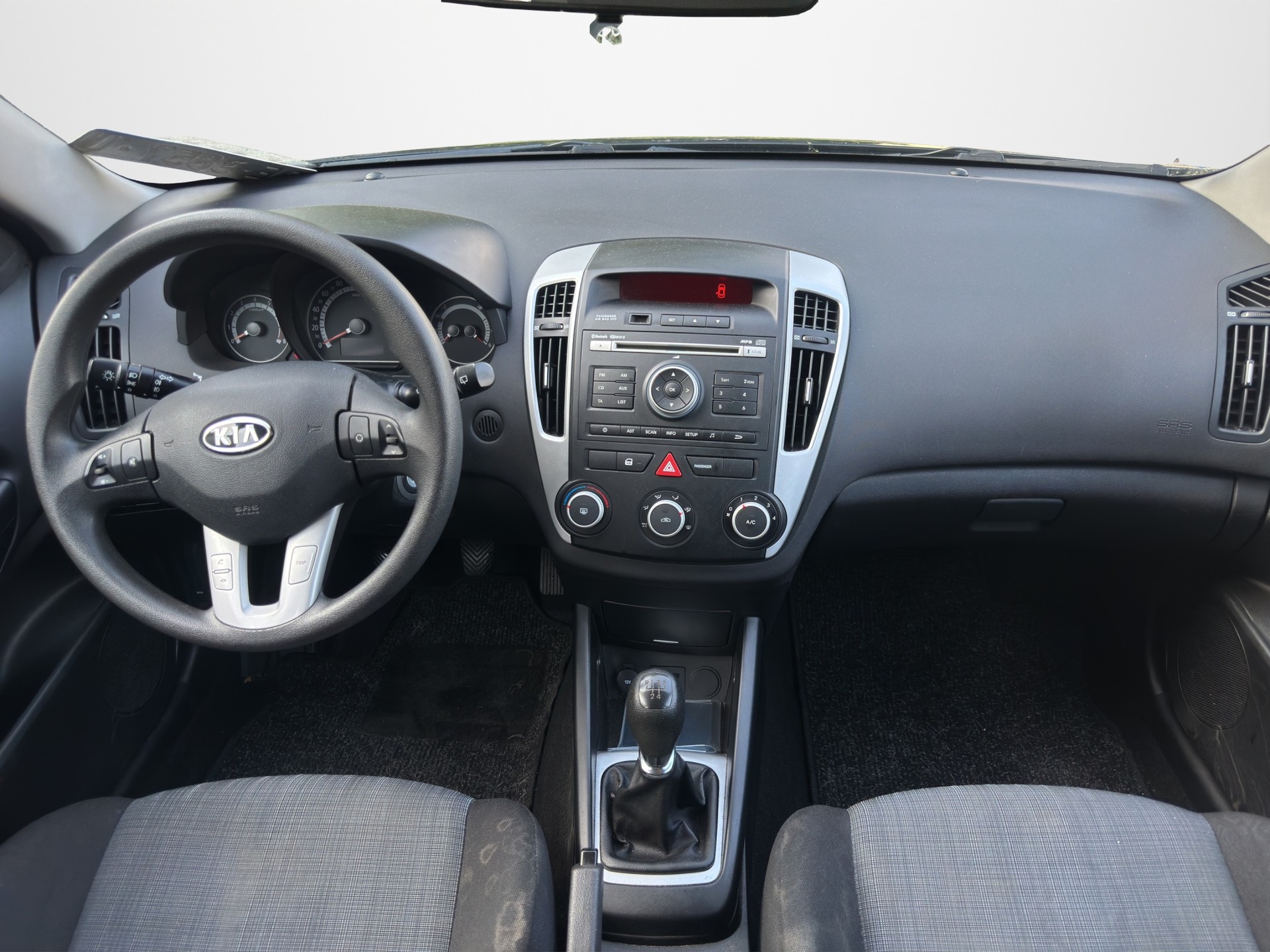 KIA Cee'd Sporty Wagon 1.4 16V Basic-image-8
