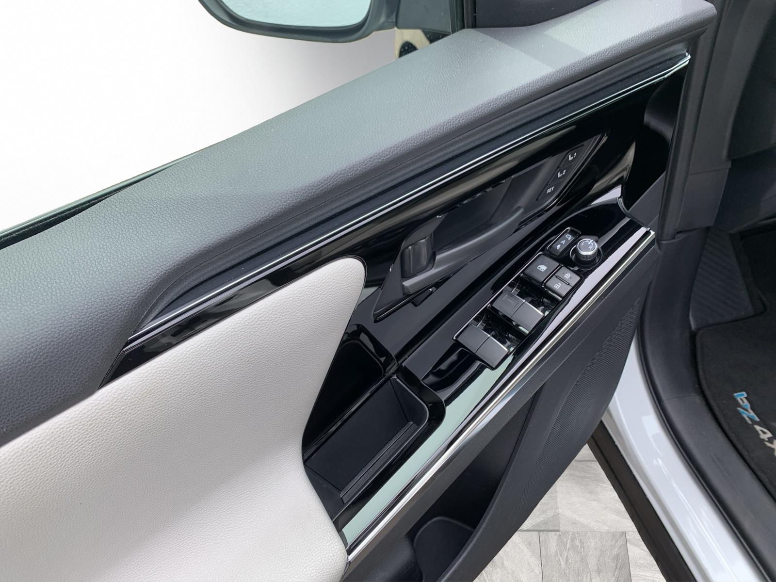TOYOTA bZ4X Premium AWD-image-9