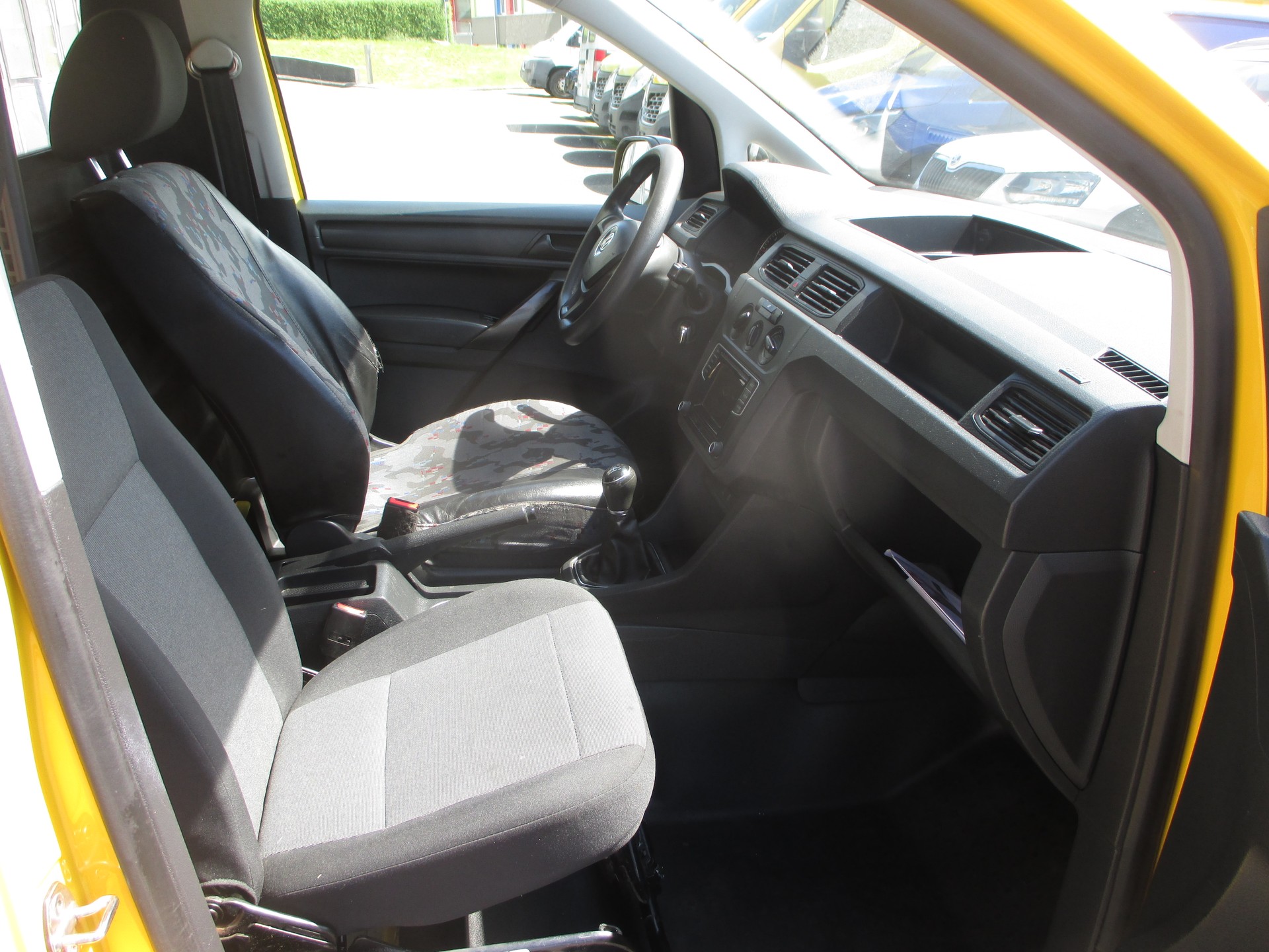 VW Caddy Maxi 2.0TDI 4Motion BlueMotion Technology-image-10