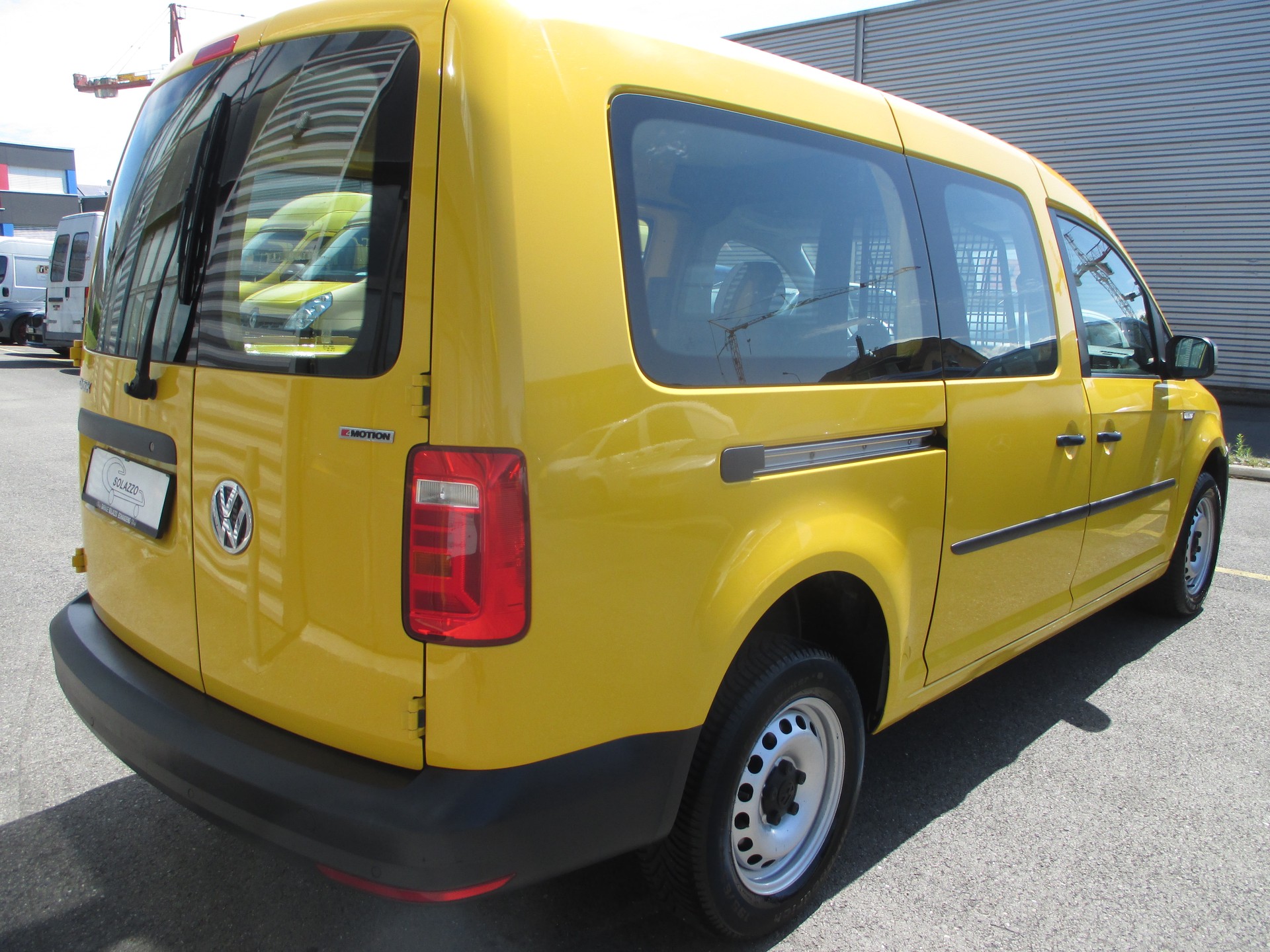 VW Caddy Maxi 2.0TDI 4Motion BlueMotion Technology-image-4