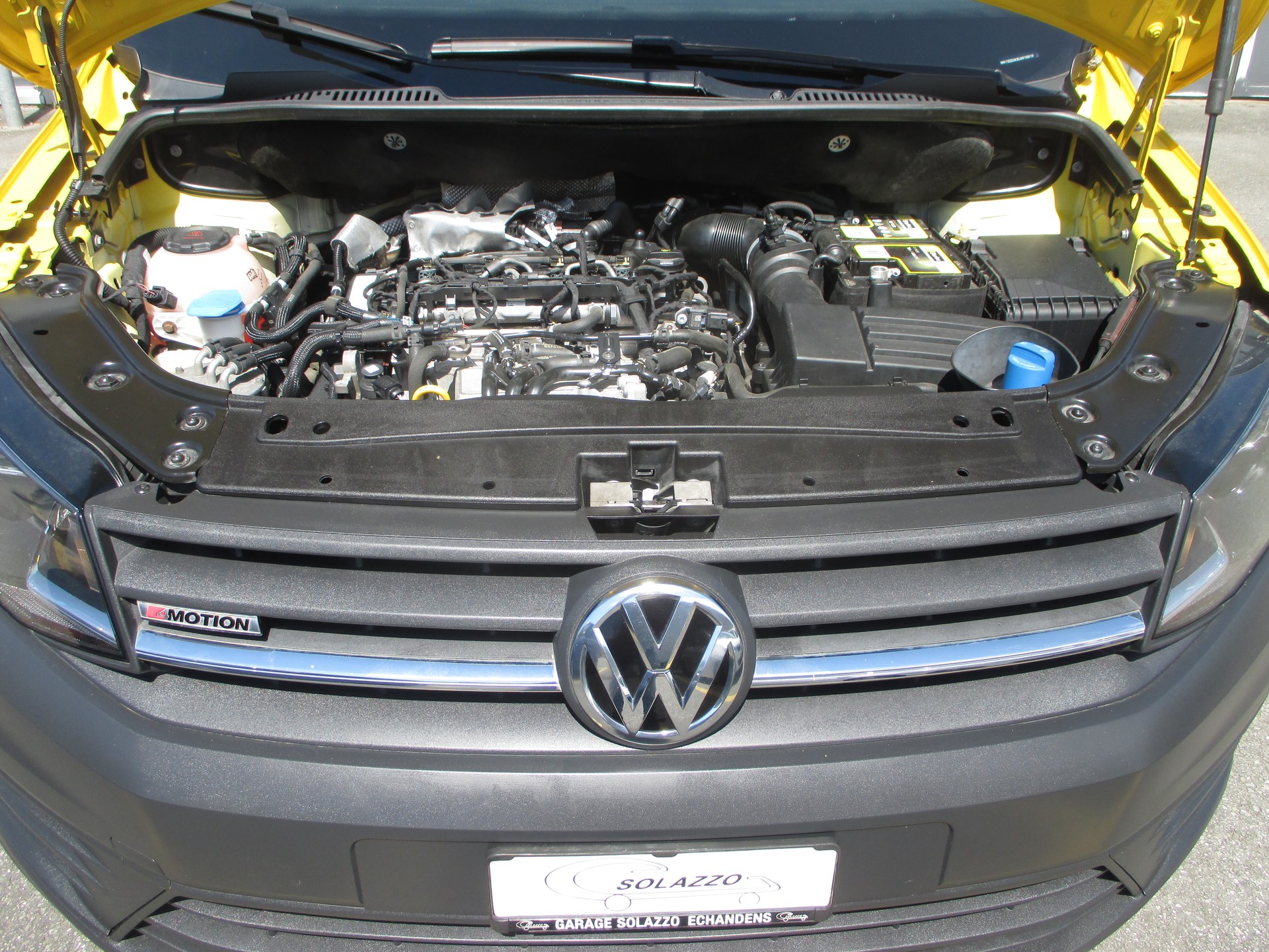 VW Caddy Maxi 2.0TDI 4Motion BlueMotion Technology-image-13