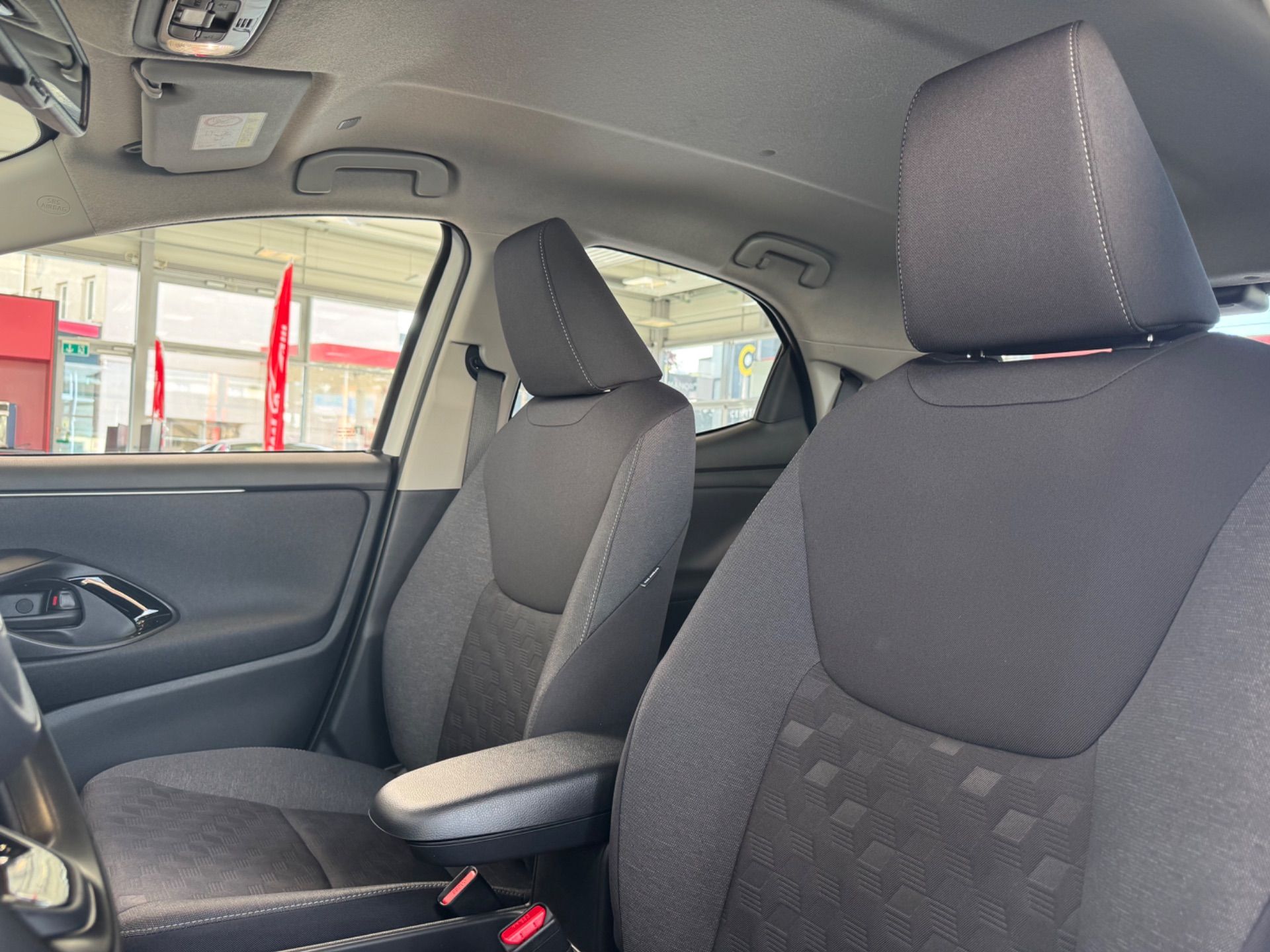 TOYOTA Yaris 1.5 Trend e-CVT-image-10