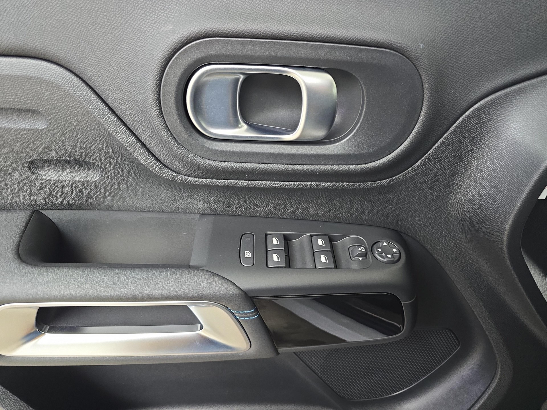 CITROEN C5 Aircross 1.2 Hybrid Shine / Jetzt mit attraktivem 1.99% Leasing-image-15