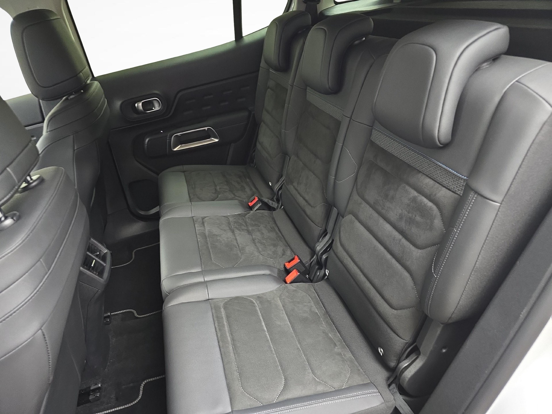 CITROEN C5 Aircross 1.2 Hybrid Shine / Jetzt mit attraktivem 1.99% Leasing-image-9
