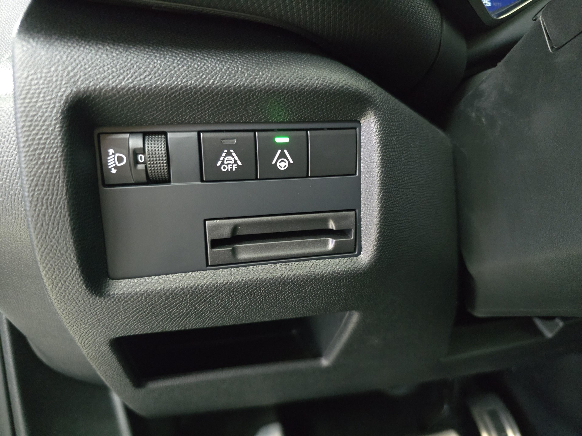 CITROEN C5 Aircross 1.2 Hybrid Shine / Jetzt mit attraktivem 1.99% Leasing-image-14