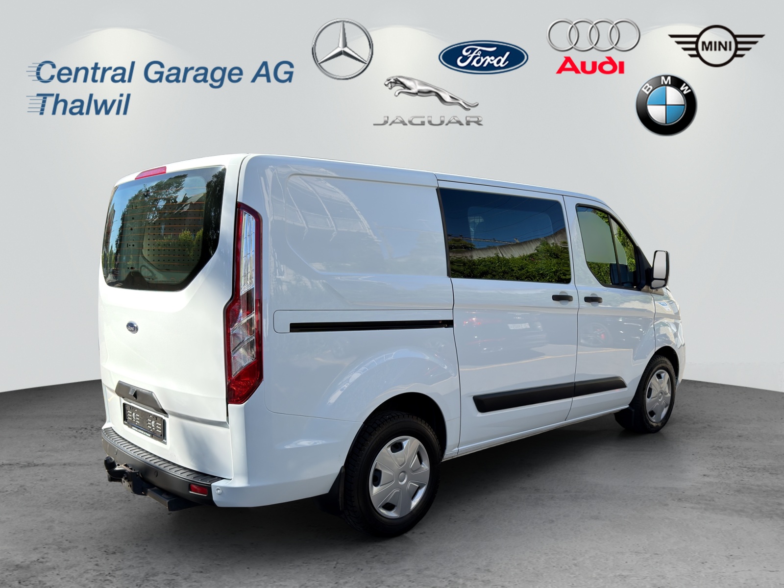 FORD Transit Custom Van 300 L1H1 Trend A-image-5