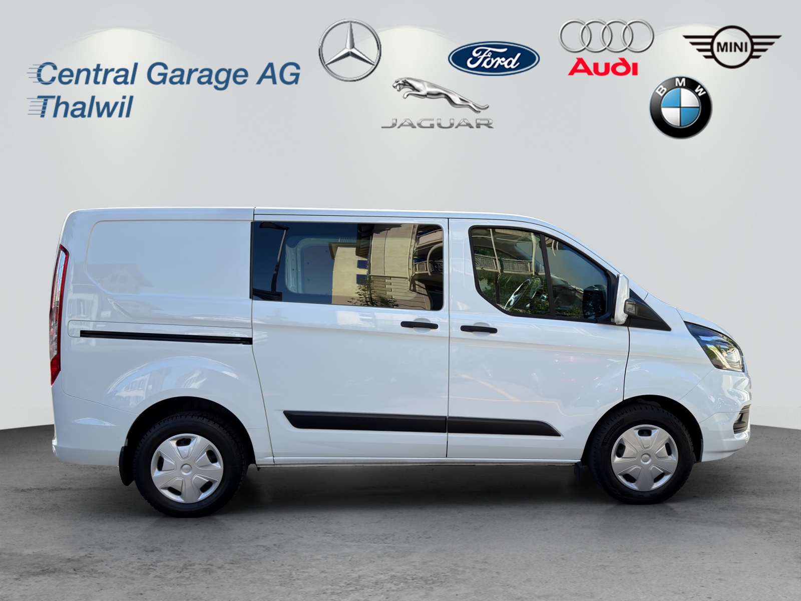 FORD Transit Custom Van 300 L1H1 Trend A-image-6
