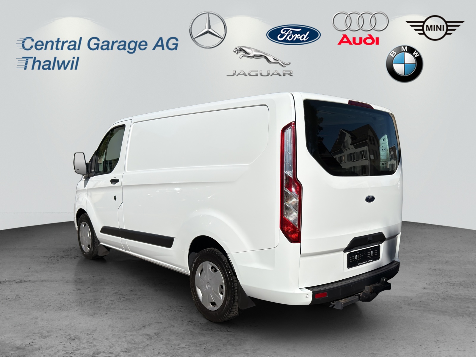 FORD Transit Custom Van 300 L1H1 Trend A-image-3