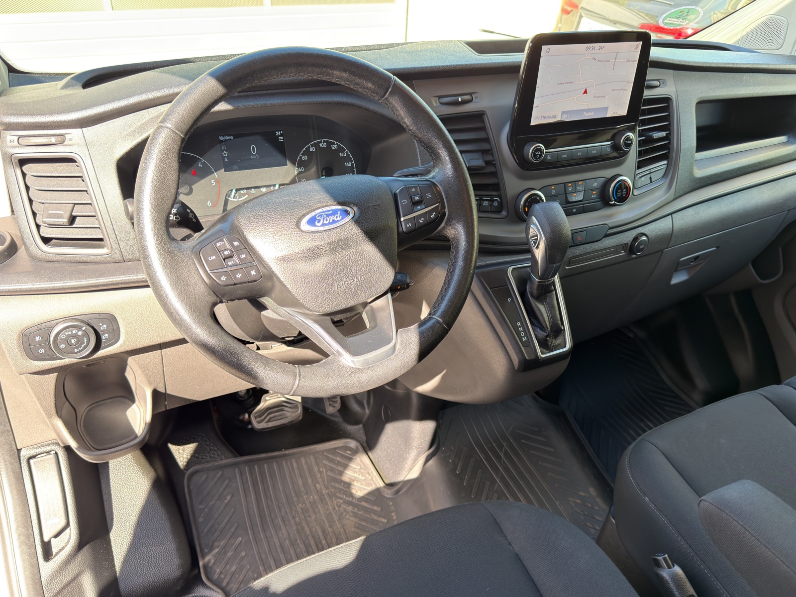 FORD Transit Custom Van 300 L1H1 Trend A-image-12