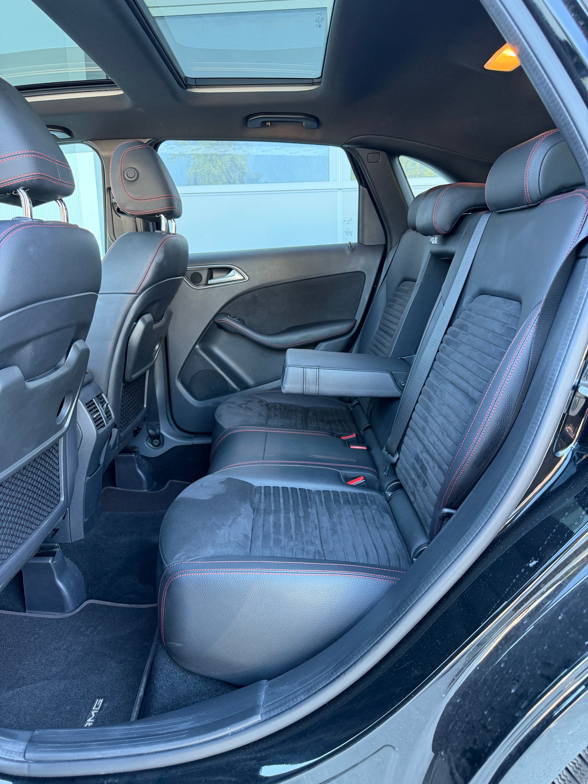 MERCEDES-BENZ B 220 CDI AMG Line 4Matic 7G-DCT-image-14